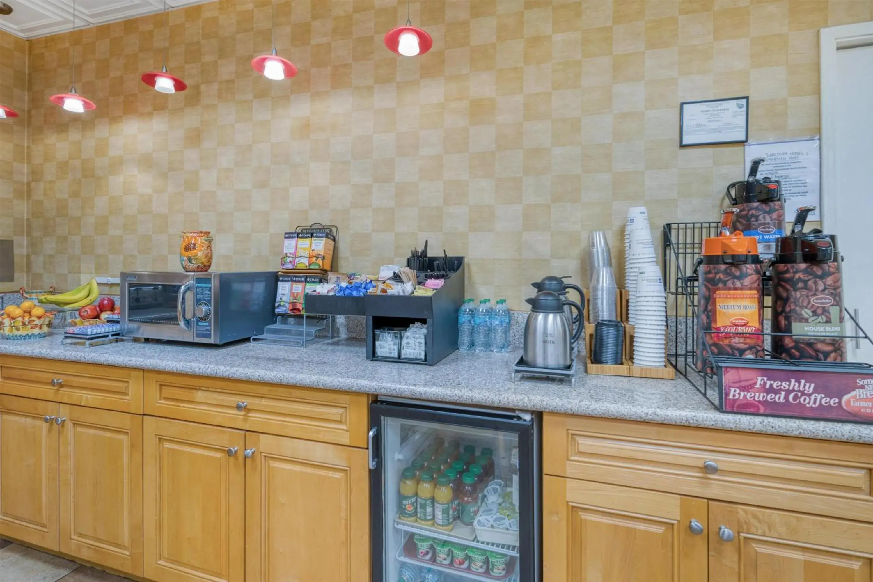 Breakfast in SureStay Hotel by Best Western Camarillo Breakfast in SureStay Hotel by Best Western Camarillo