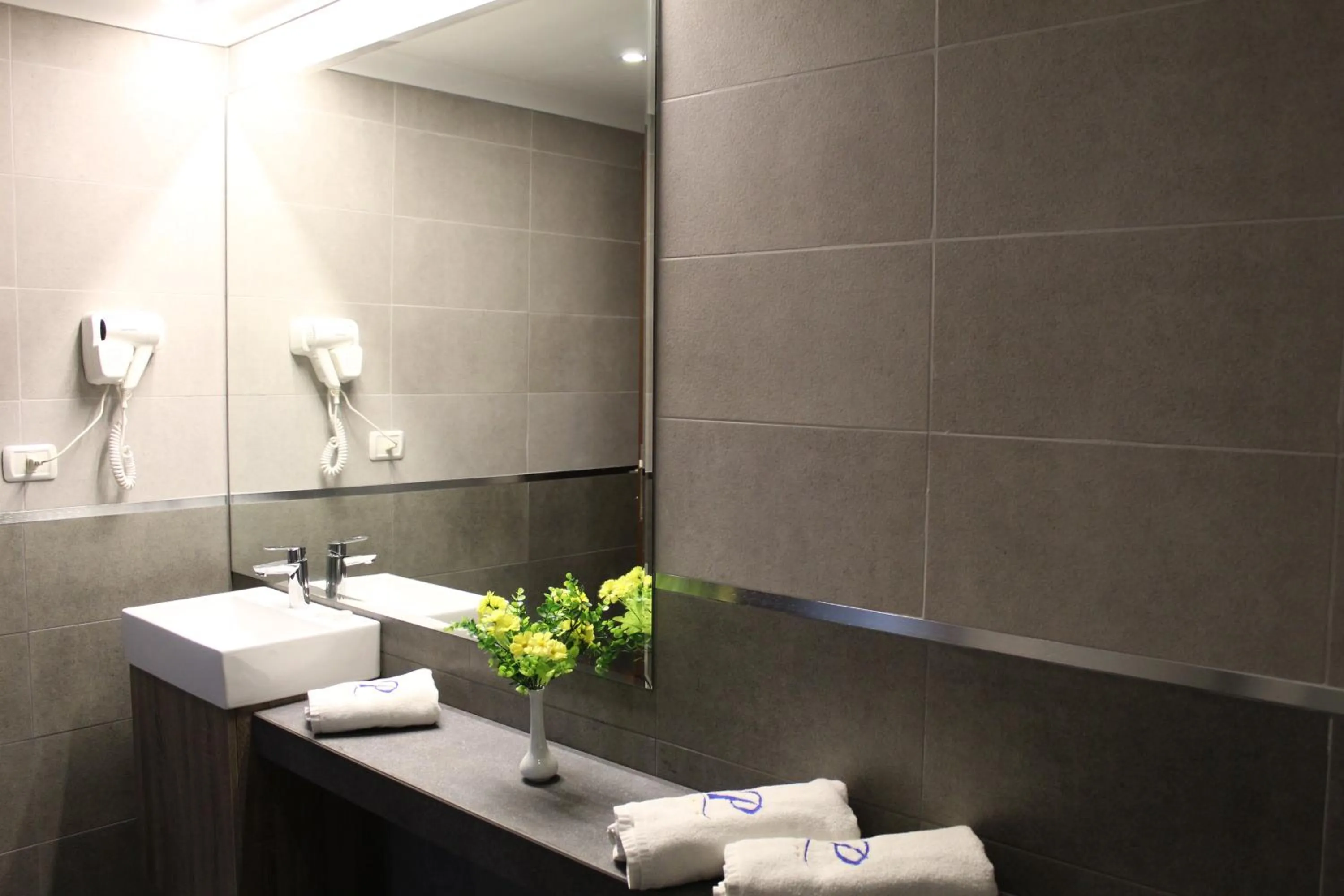 Bathroom in President Hotel