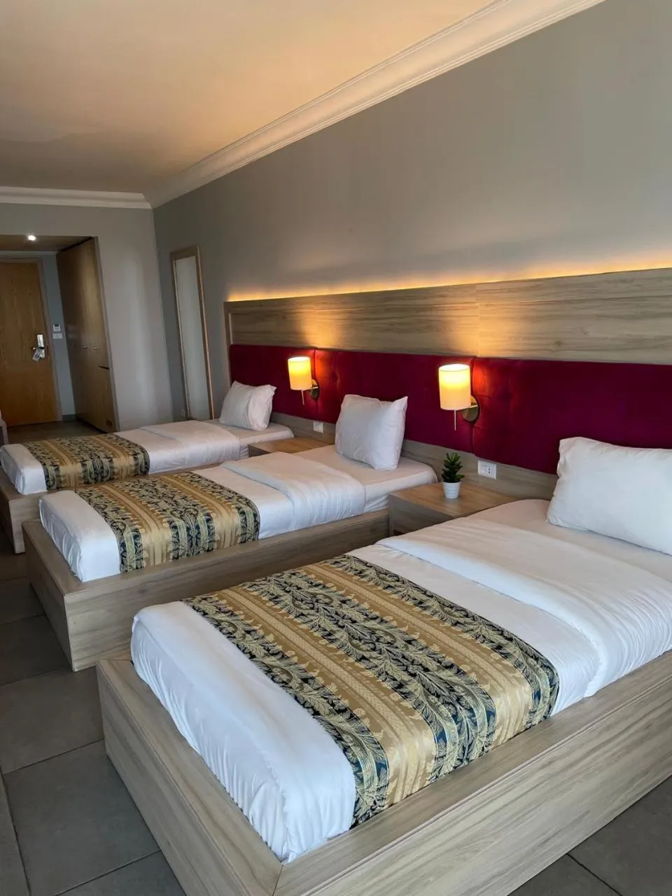 Bedroom, Bed in President Hotel