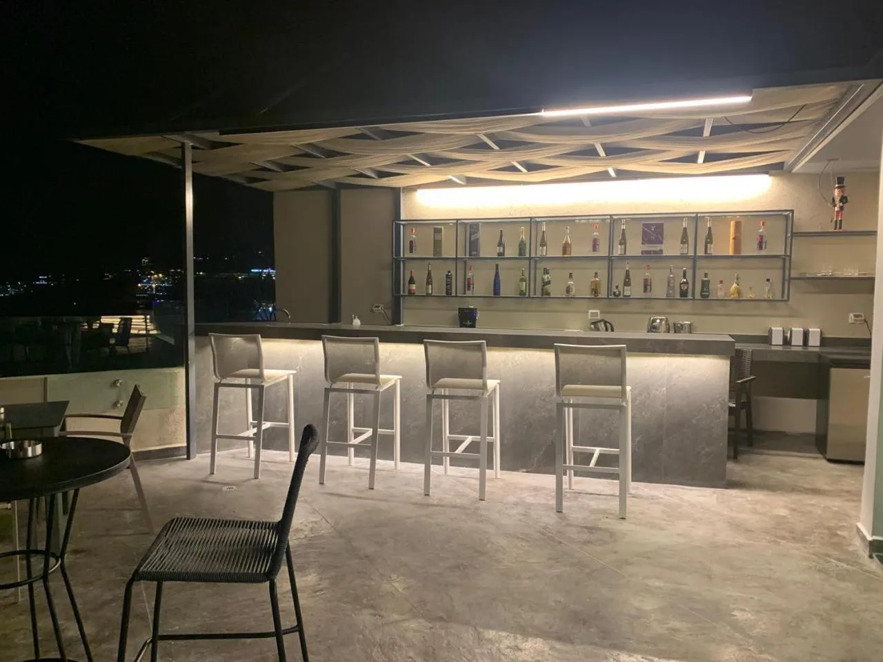 Lounge or bar in President Hotel