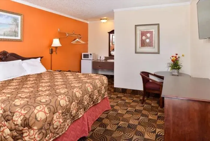 Photo of the whole room in Americas Best Value Inn & Suites Klamath Falls Photo of the whole room in Americas Best Value Inn & Suites Klamath Falls