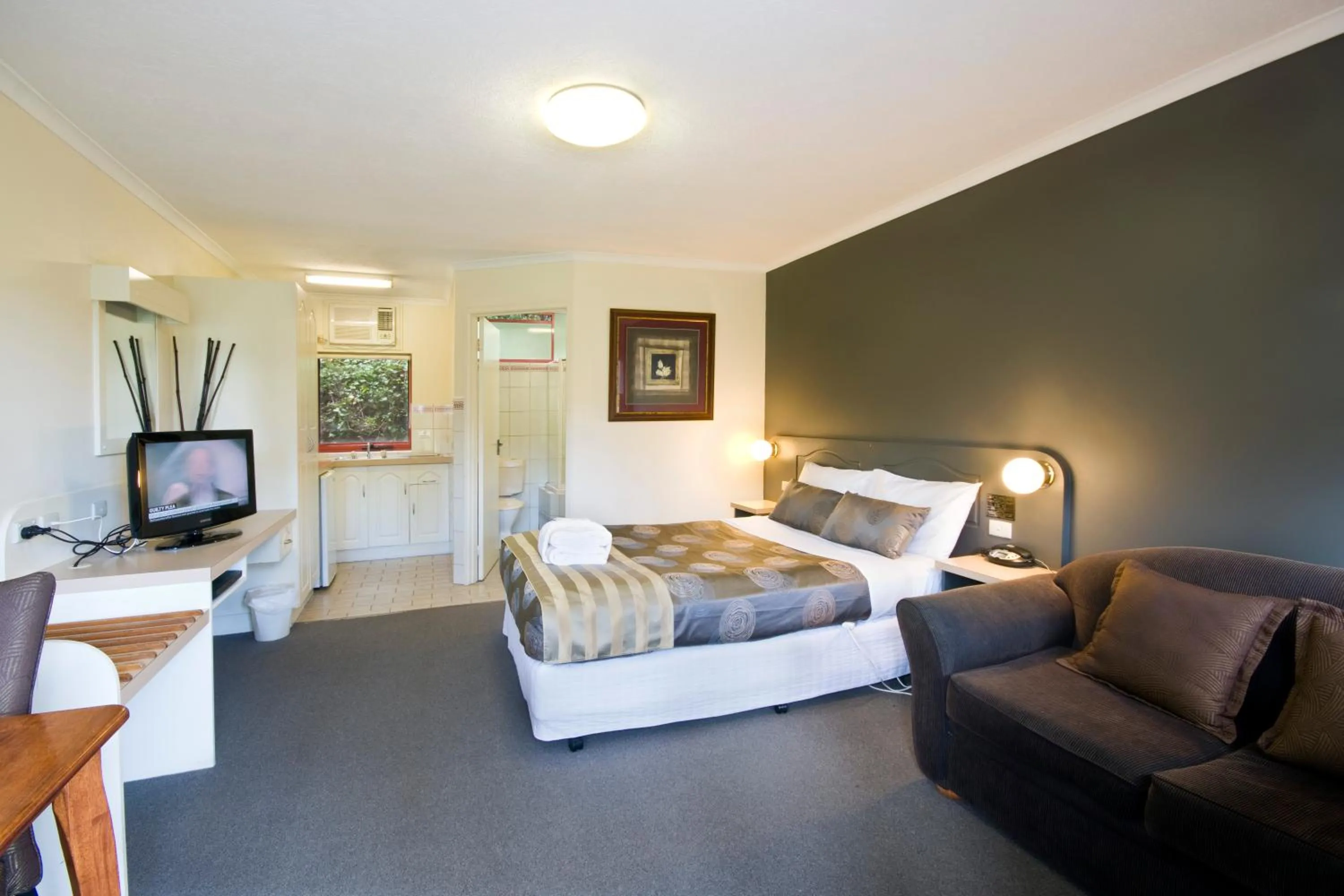 Bed in Lorne Coachman Inn