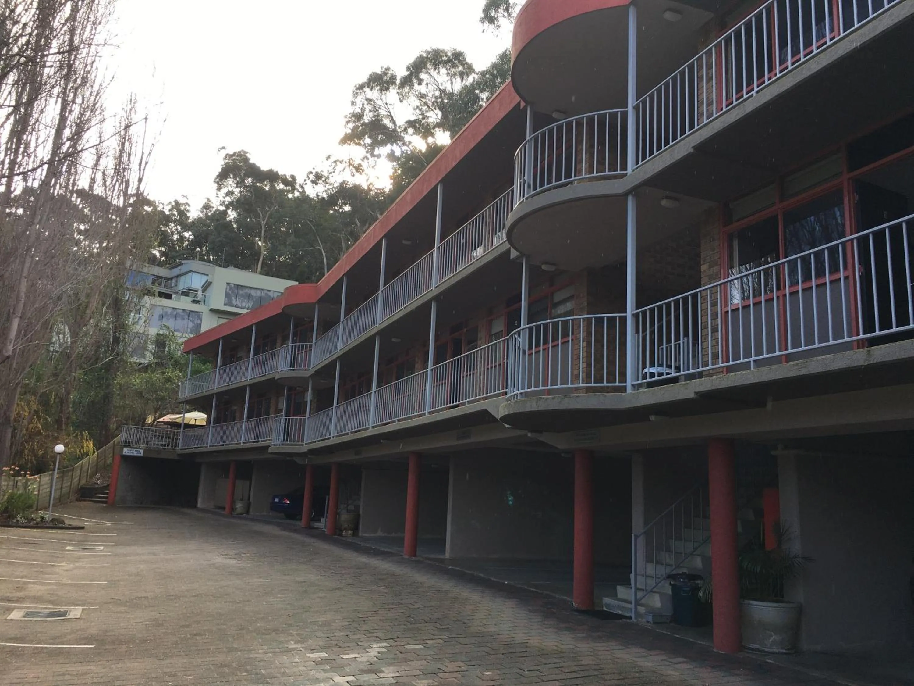 Property building in Lorne Coachman Inn