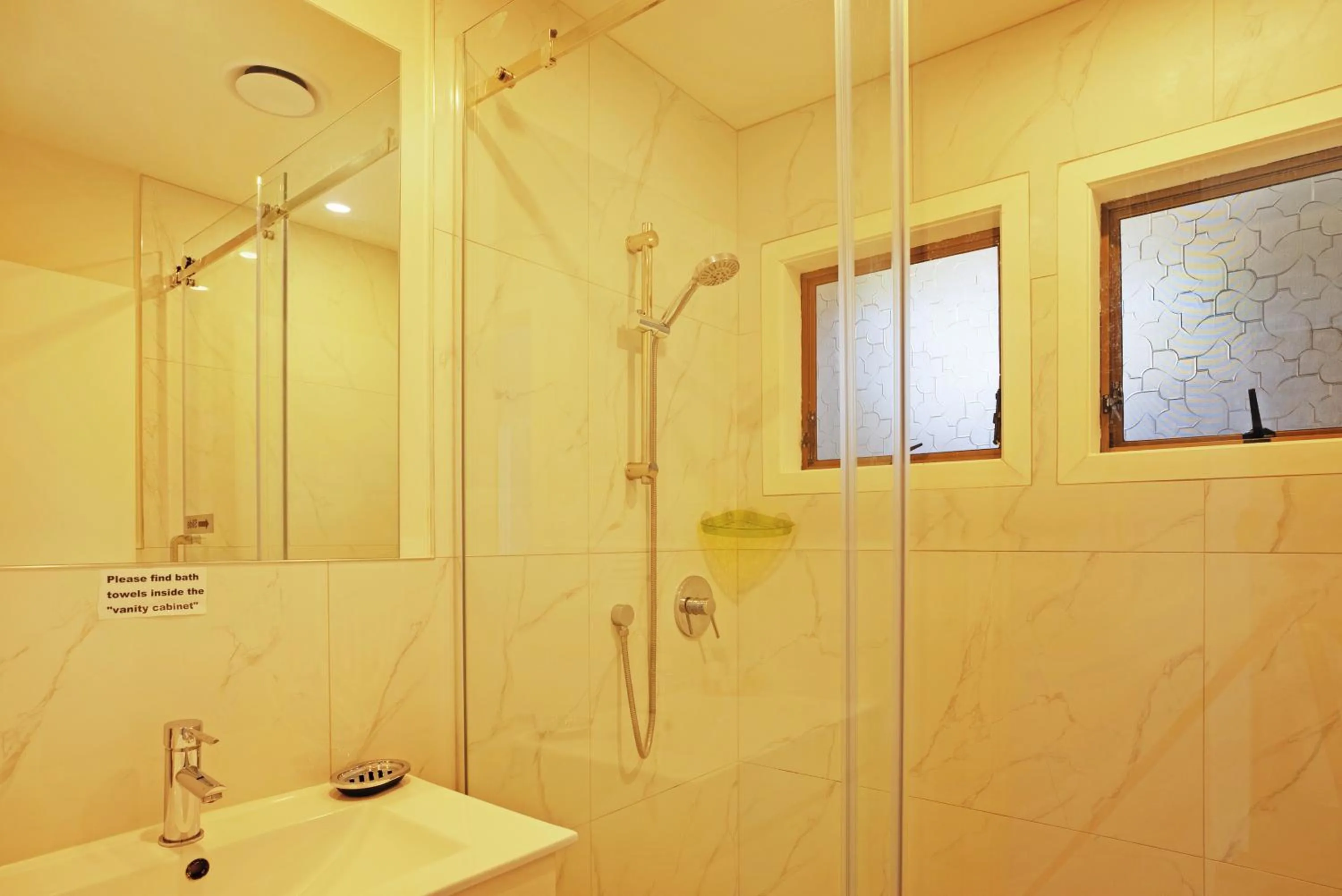 Shower in Dukes Midway Lodge