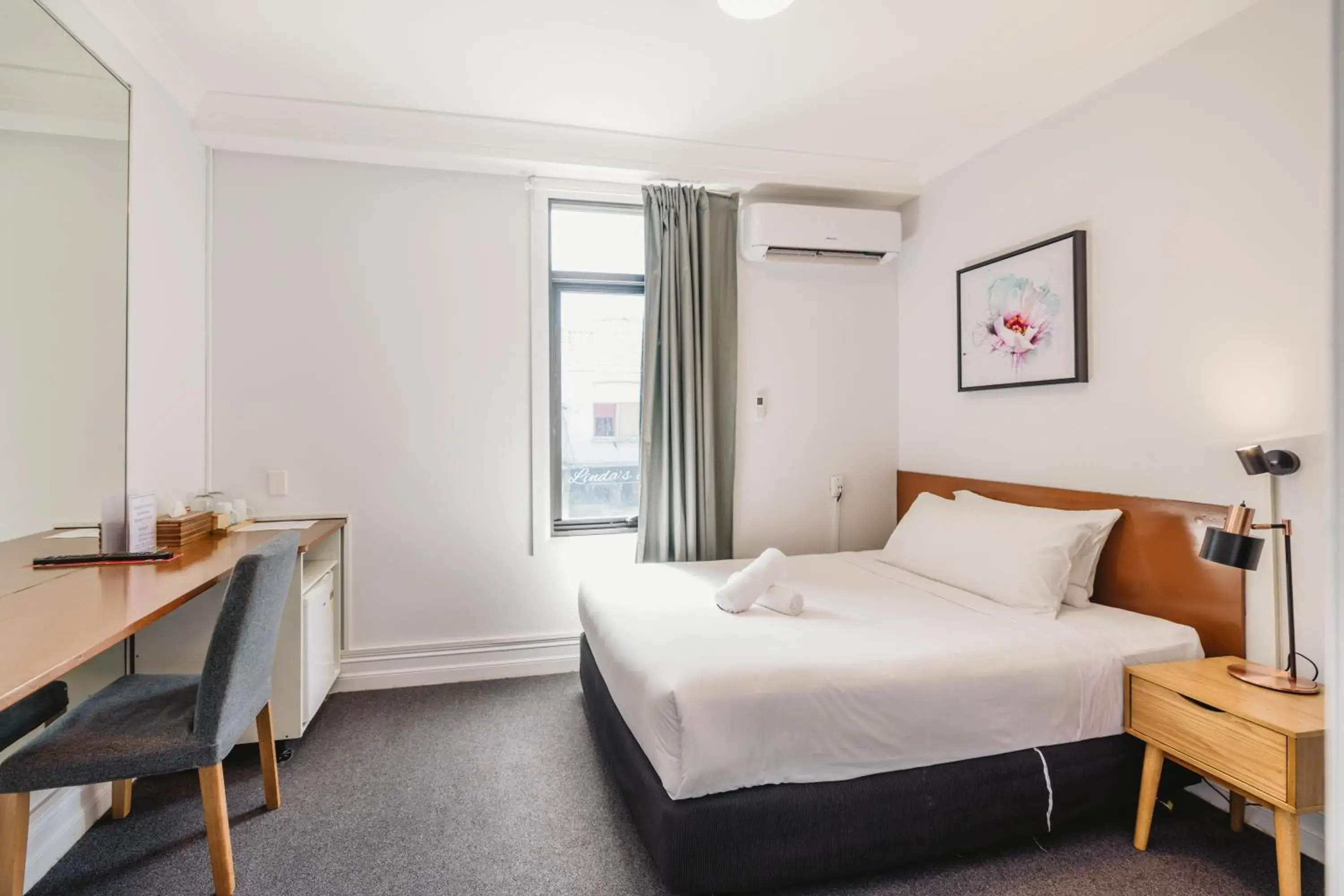 Bed in Newtown Cozy Stays Bed in Newtown Cozy Stays