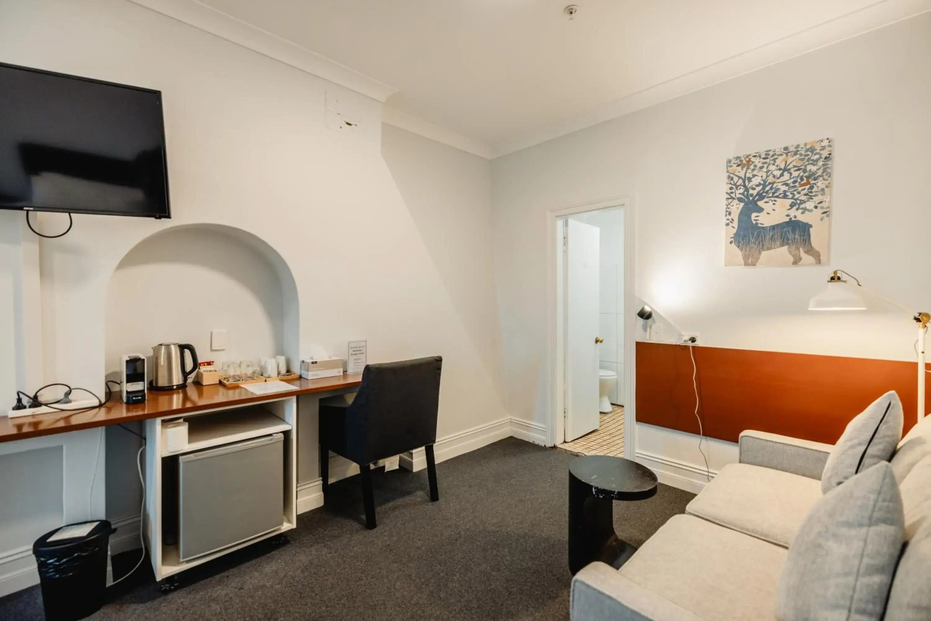 hair dresser in Newtown Cozy Stays hair dresser in Newtown Cozy Stays