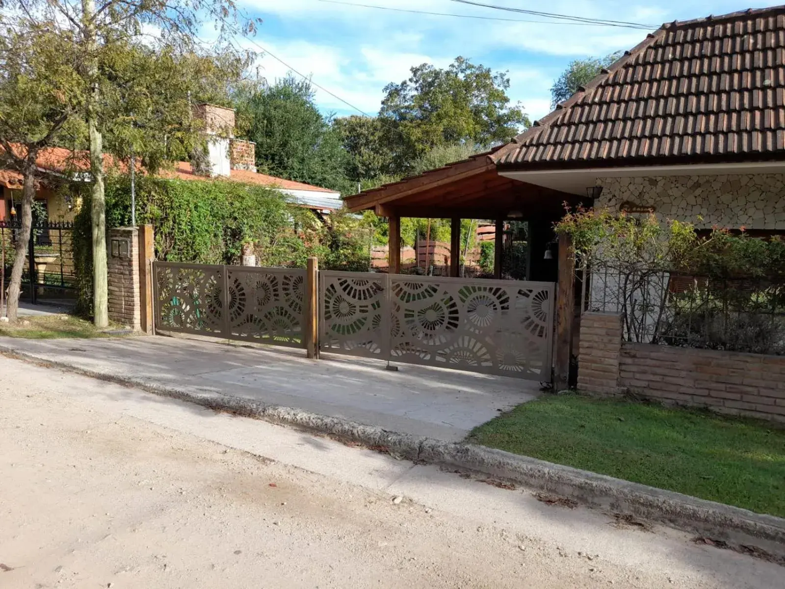 "Mi Casa" "Mi Casa"