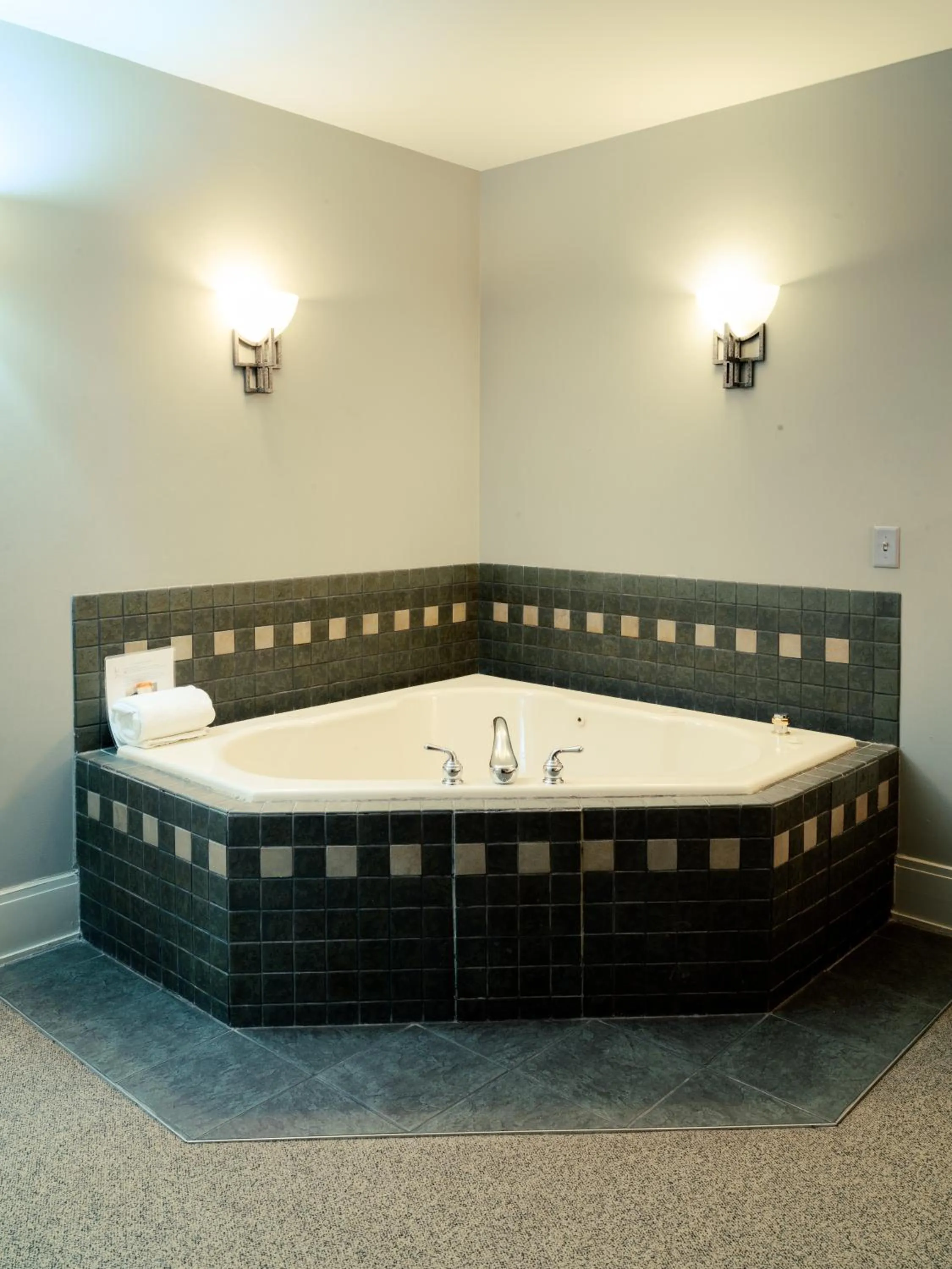 Bathroom in Lancaster Arts Hotel