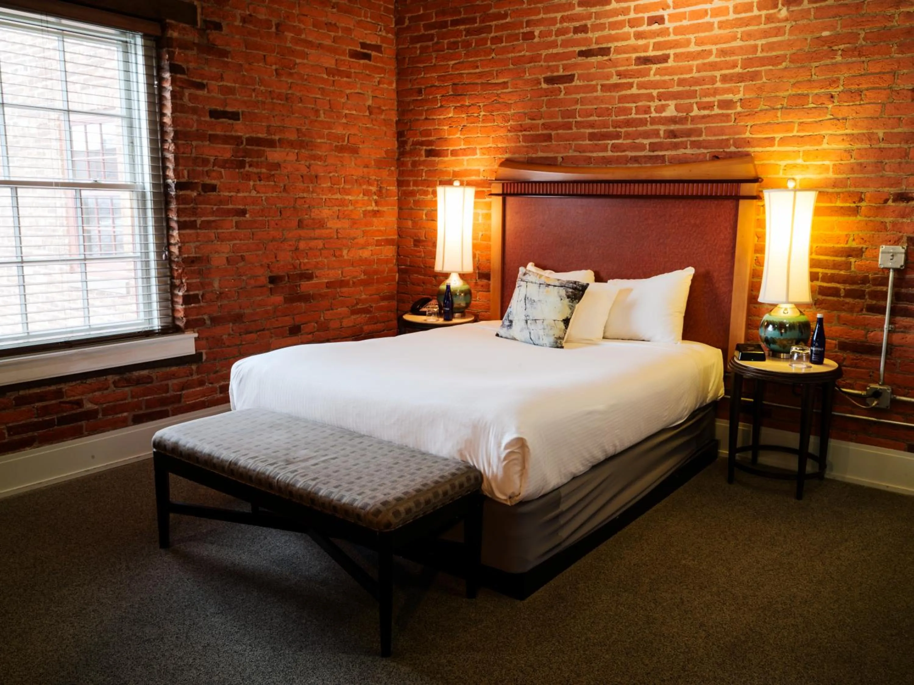 Bedroom, Bed in Lancaster Arts Hotel