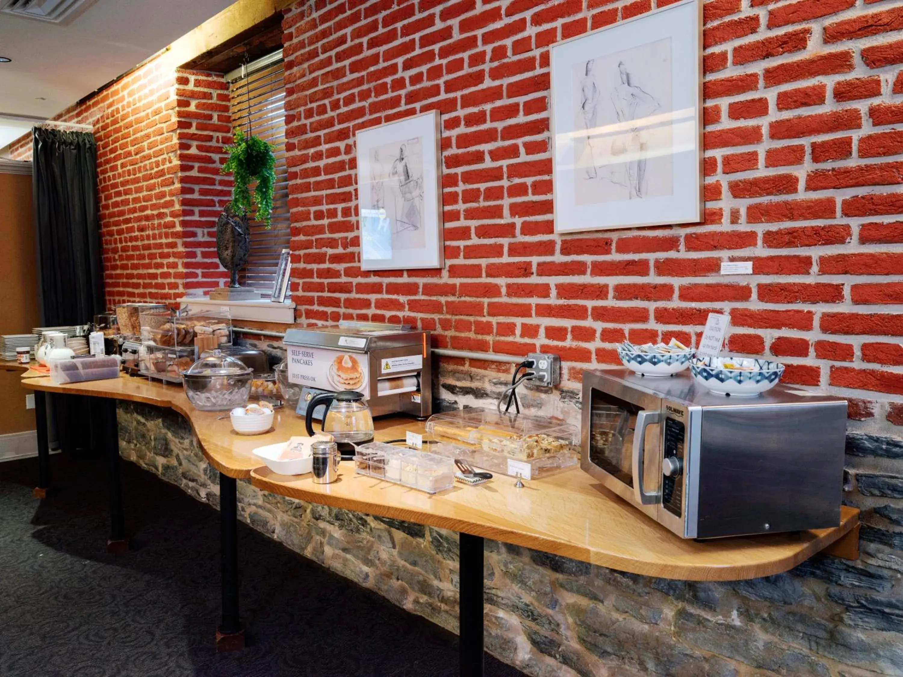 Breakfast in Lancaster Arts Hotel Breakfast in Lancaster Arts Hotel