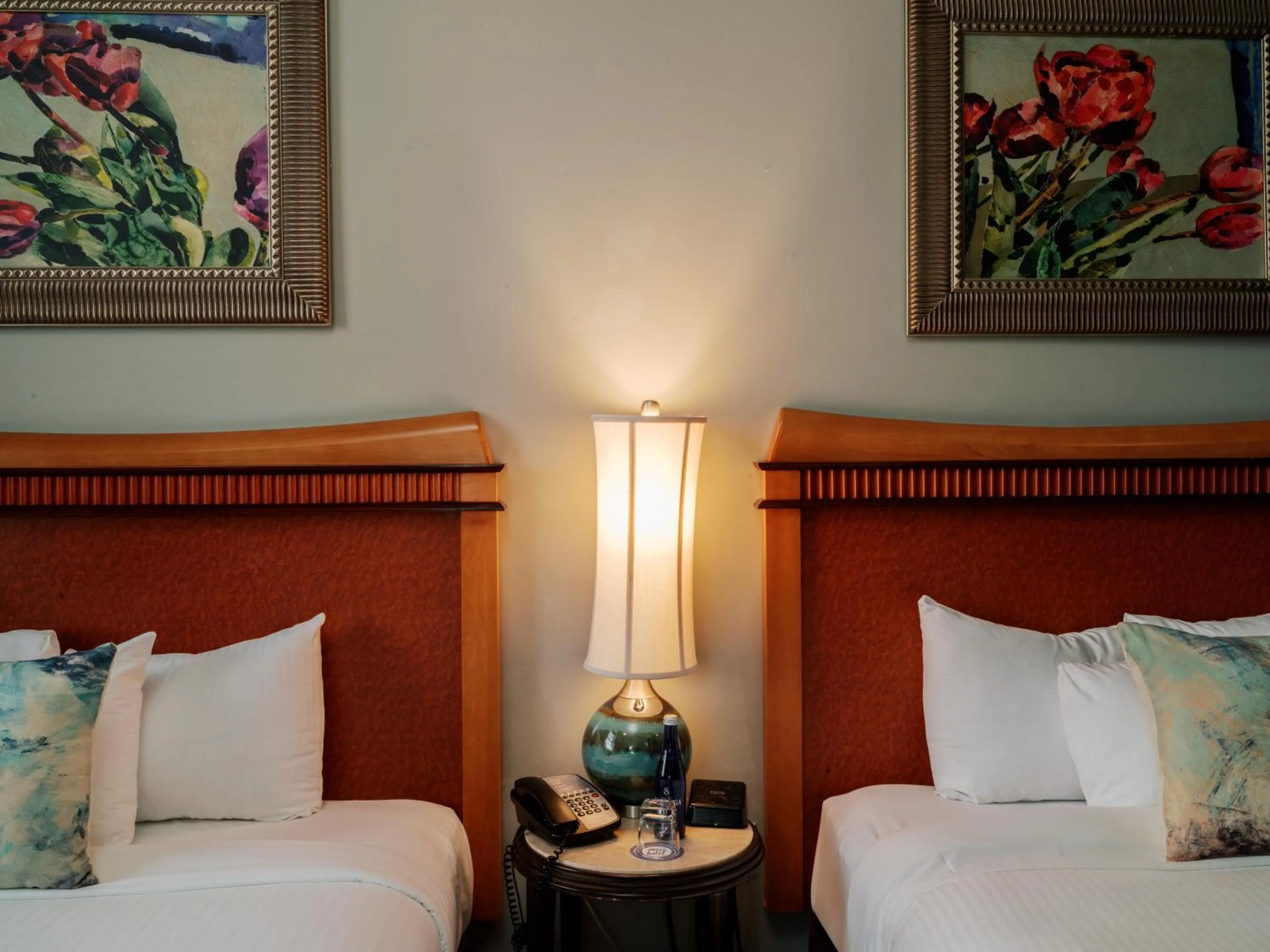 Bedroom, Bed in Lancaster Arts Hotel