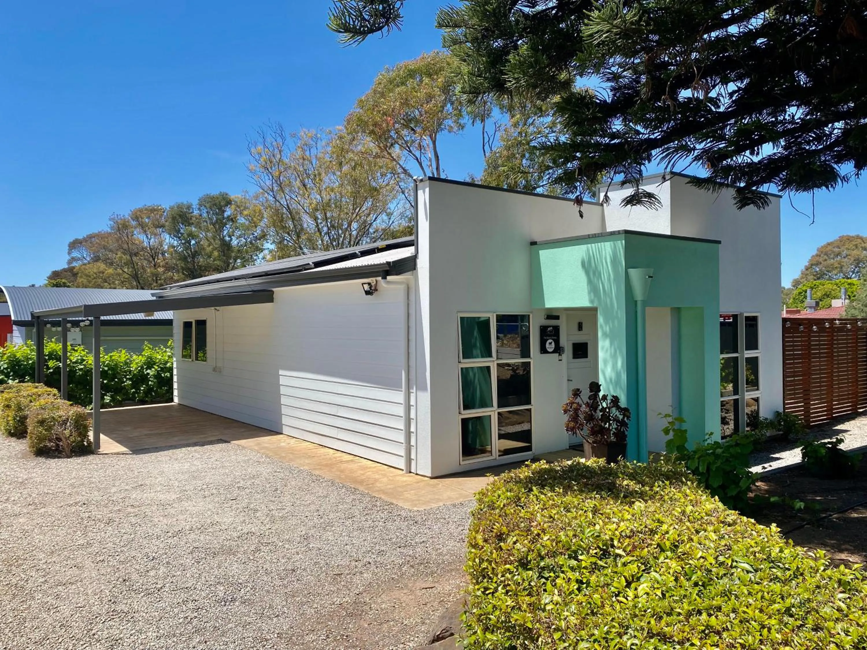 Property building in McLaren Vale Studio Apartments