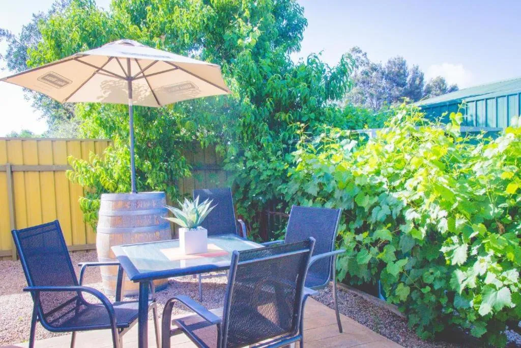 Seating area in McLaren Vale Studio Apartments