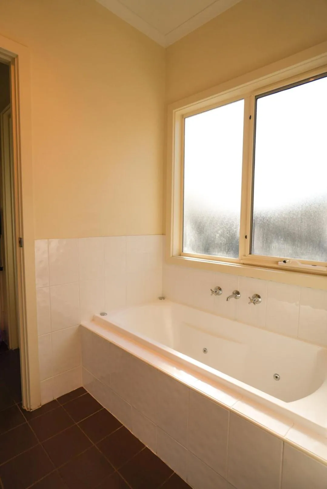 Bathroom in McLaren Vale Studio Apartments