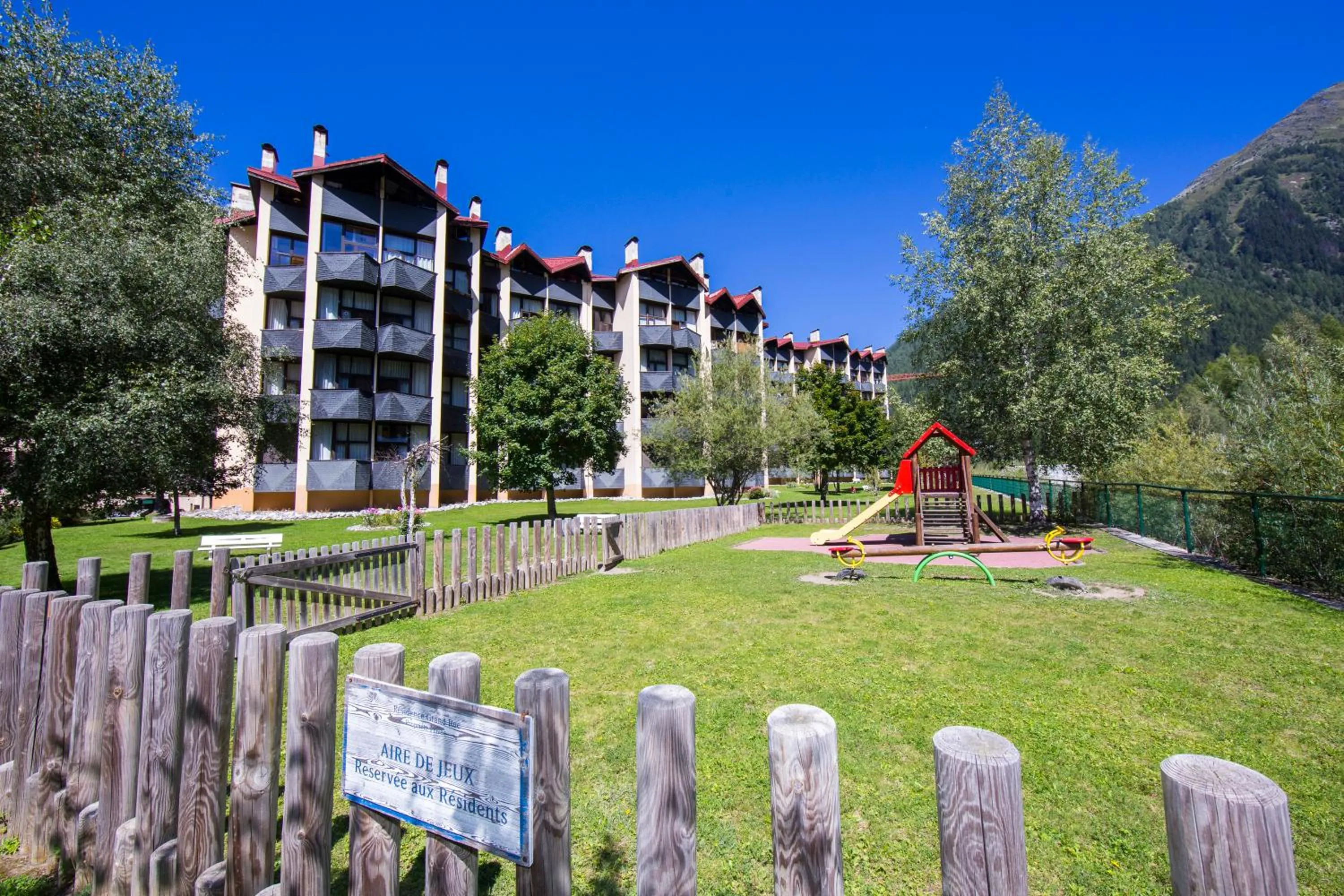 Property building in Résidence Grand Roc - Campanules 122 - Happy Rentals