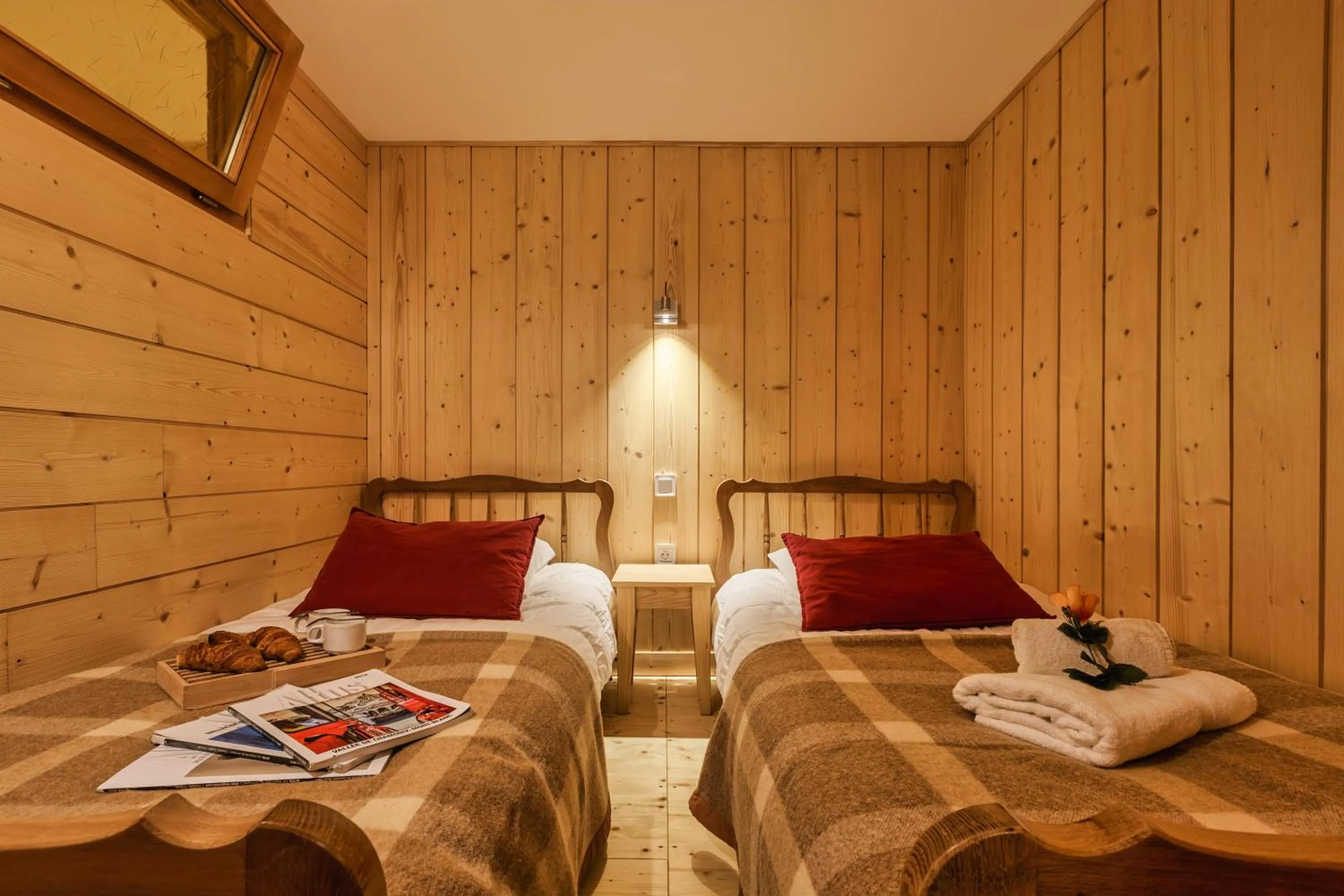 Bedroom, Bed in Résidence Grand Roc - Campanules 122 - Happy Rentals