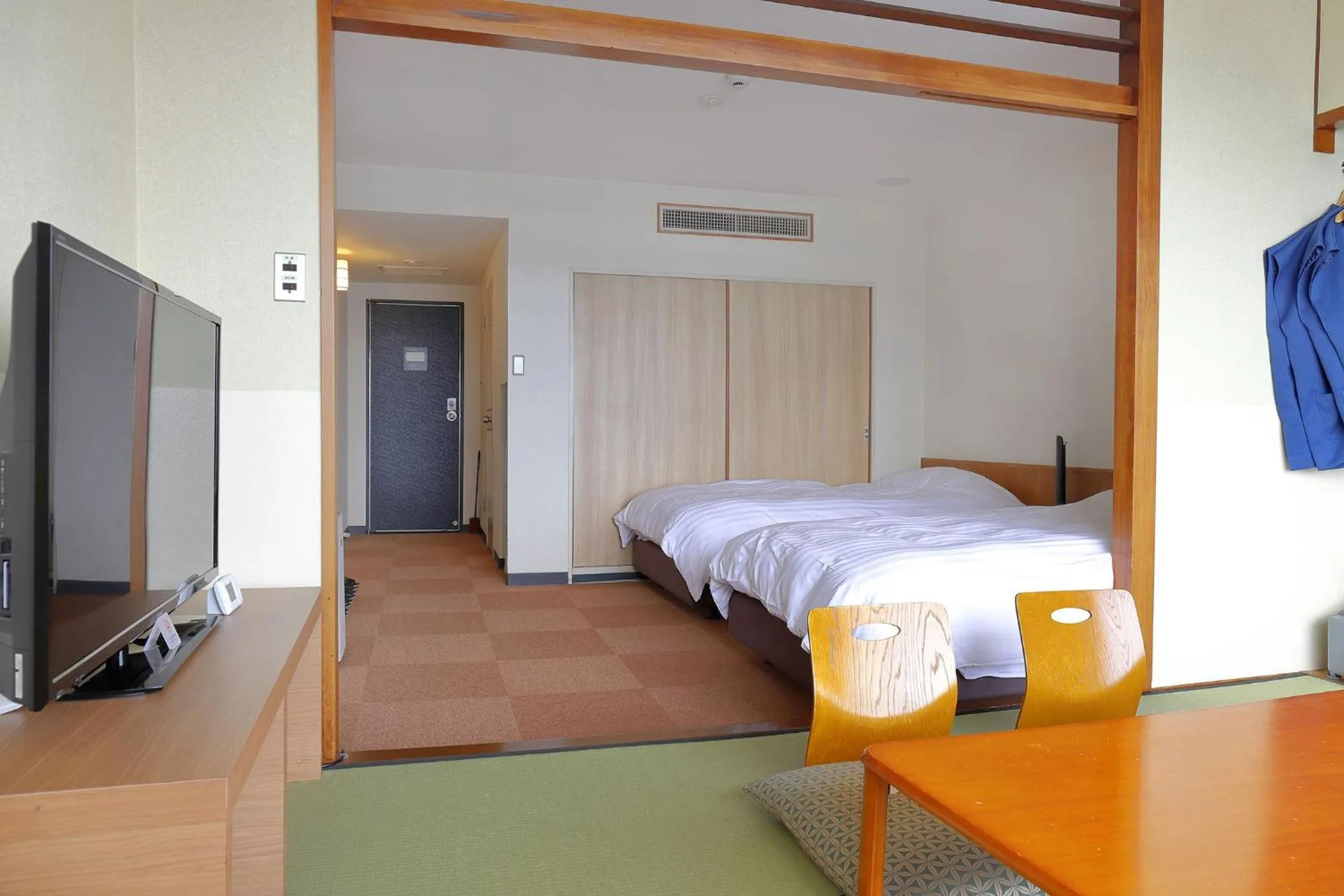 Photo of the whole room, Bed in Ooedo Onsen Monogatari Beppu Seifu