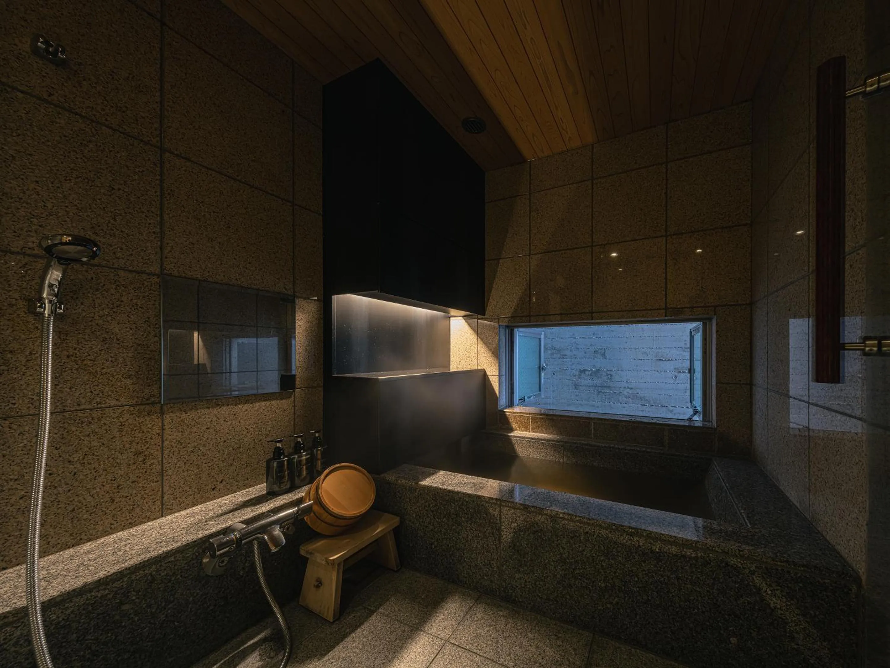 Hot Spring Bath in OTARU RETREAT by Onko Chishin