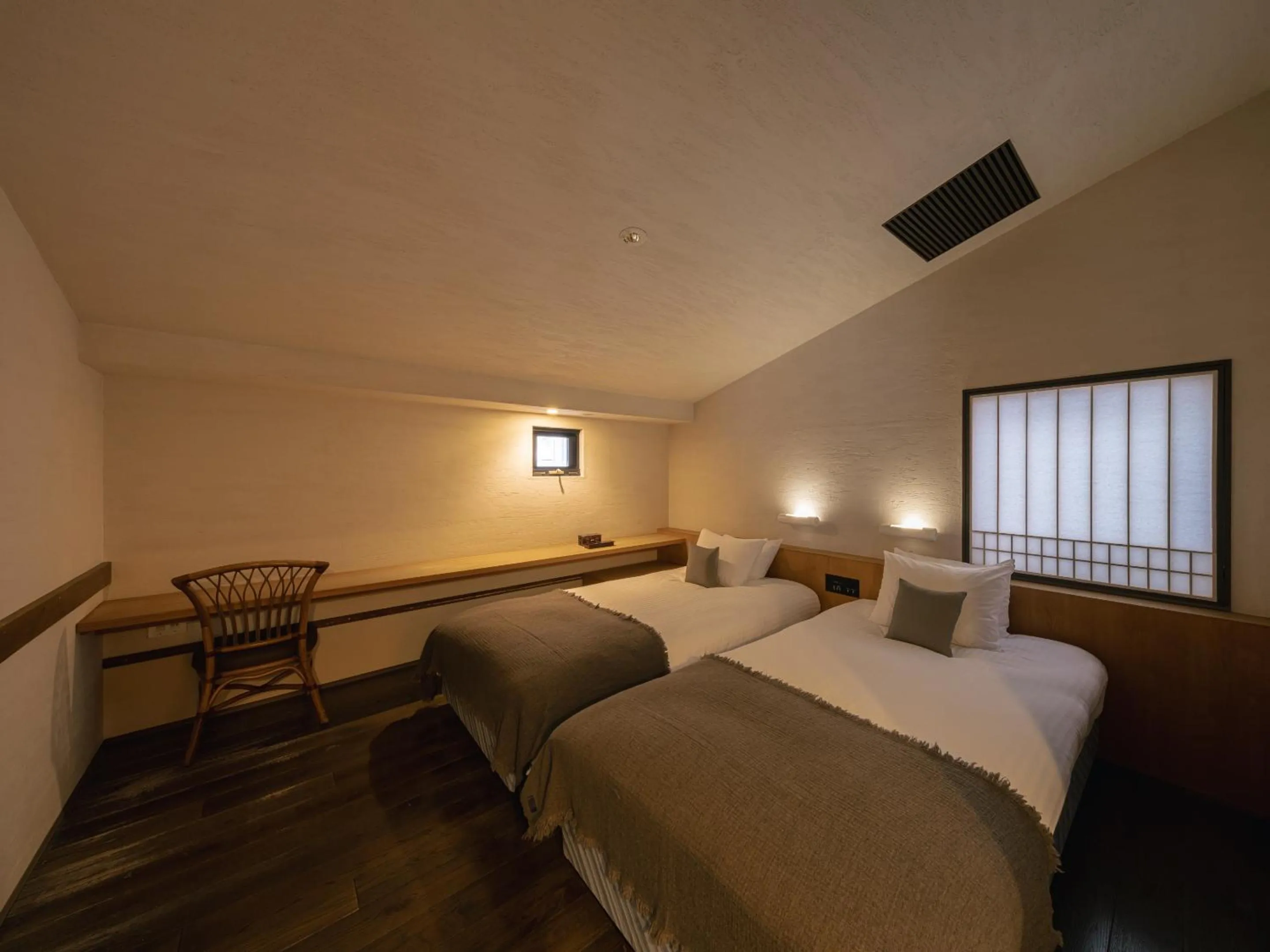 Bedroom, Bed in OTARU RETREAT by Onko Chishin