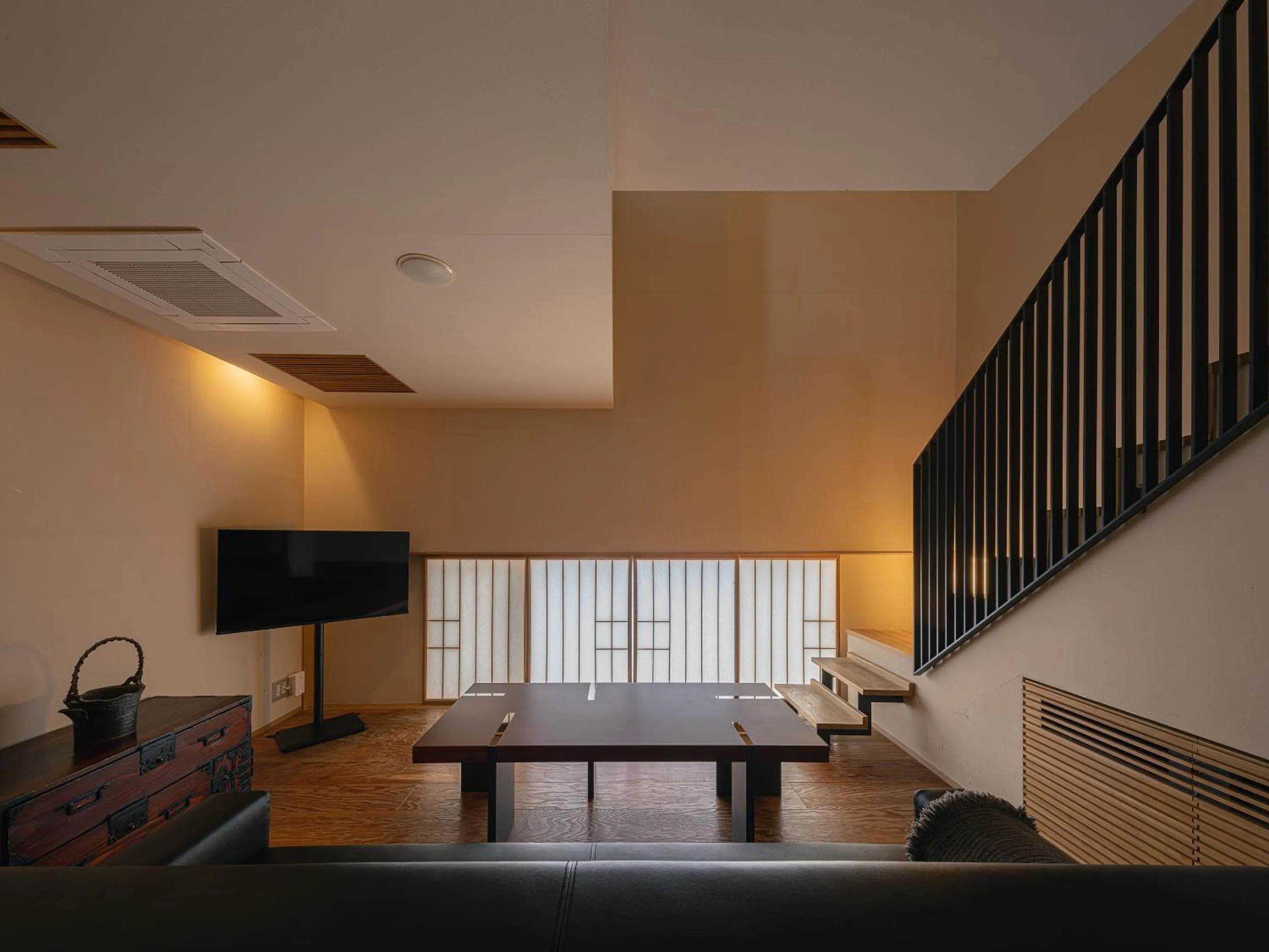 Photo of the whole room in OTARU RETREAT by Onko Chishin