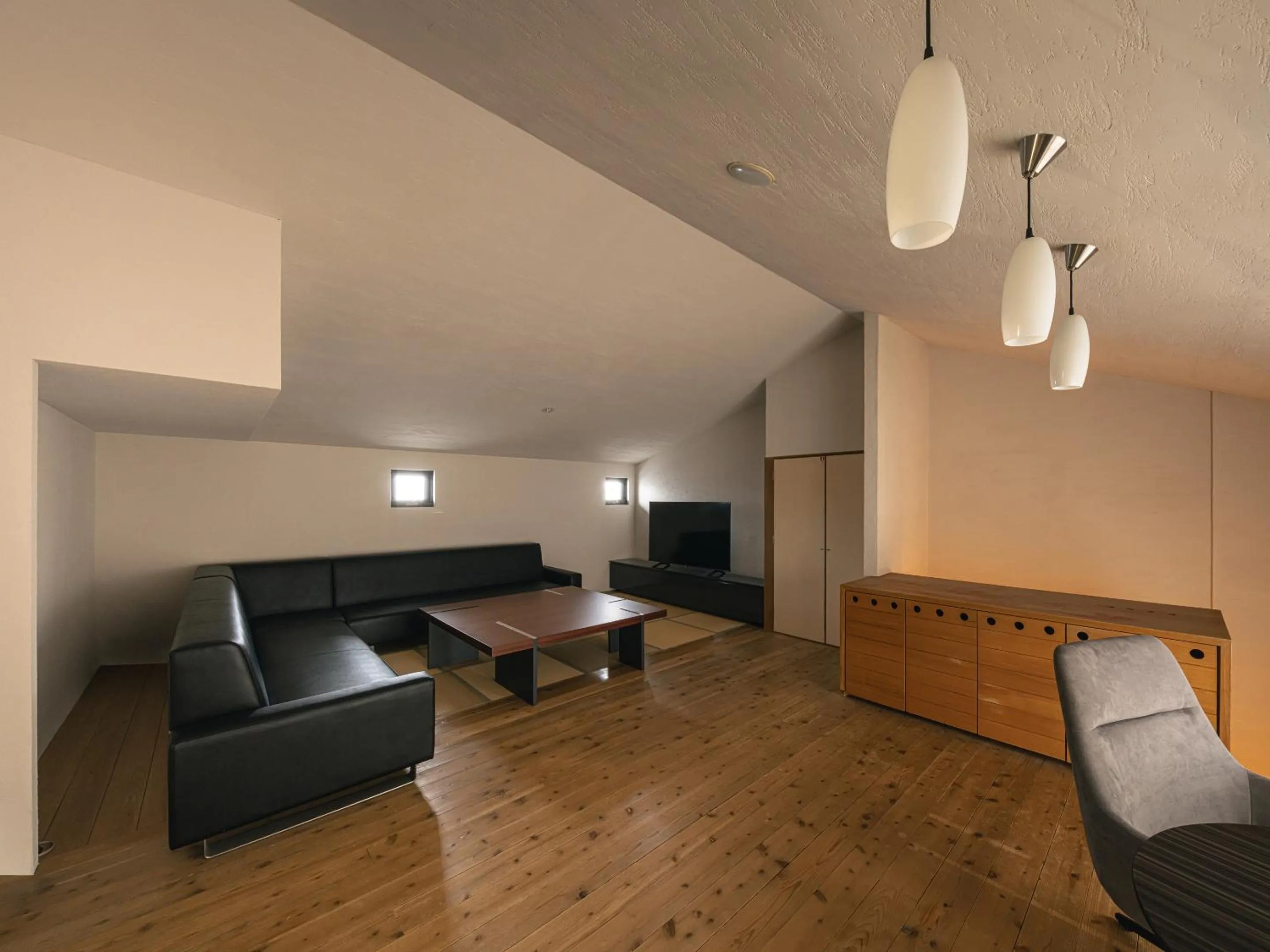 Decorative detail in OTARU RETREAT by Onko Chishin