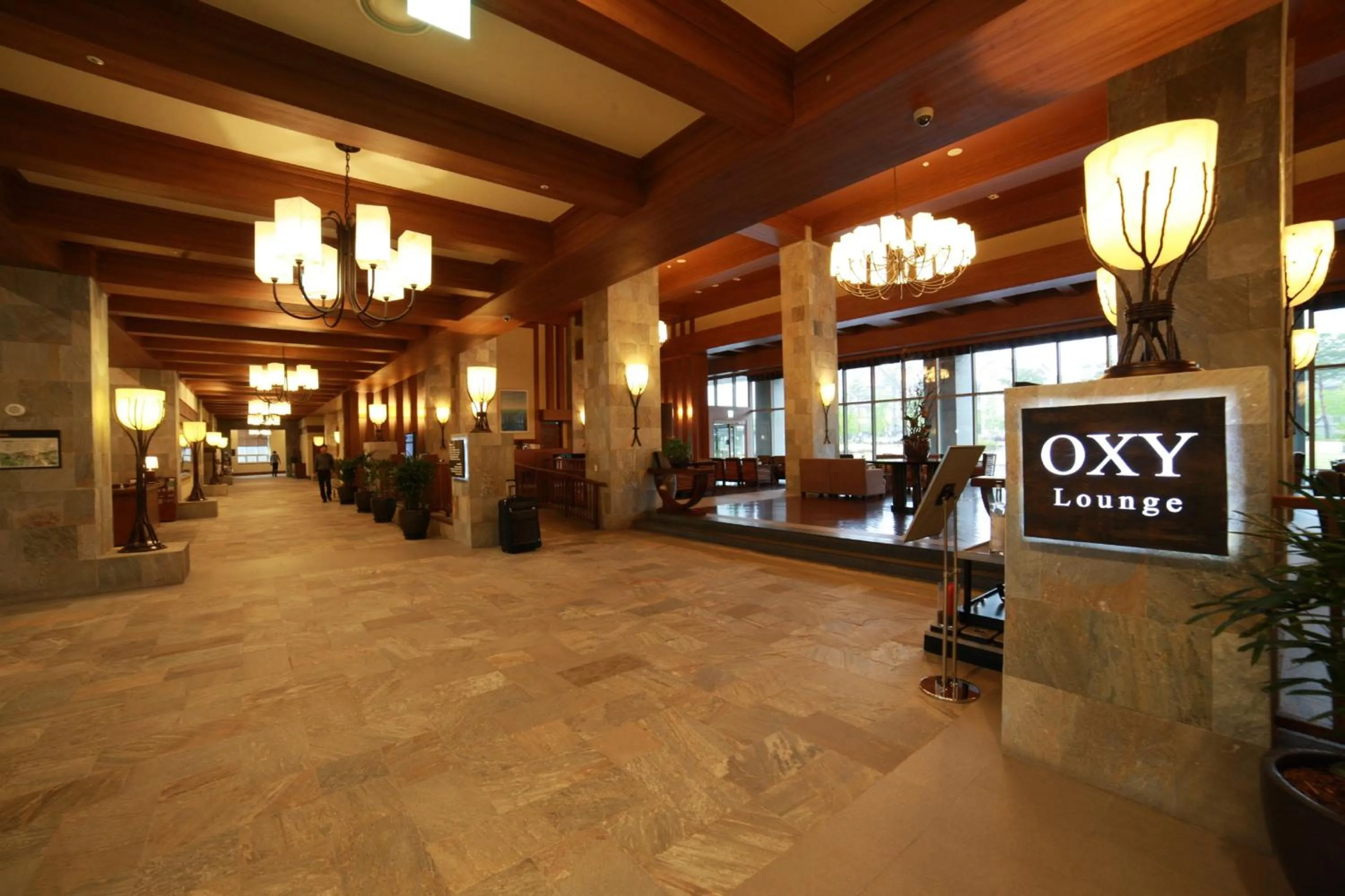 Lounge or bar in Intercontinental Alpensia Pyeongchang Resort by IHG