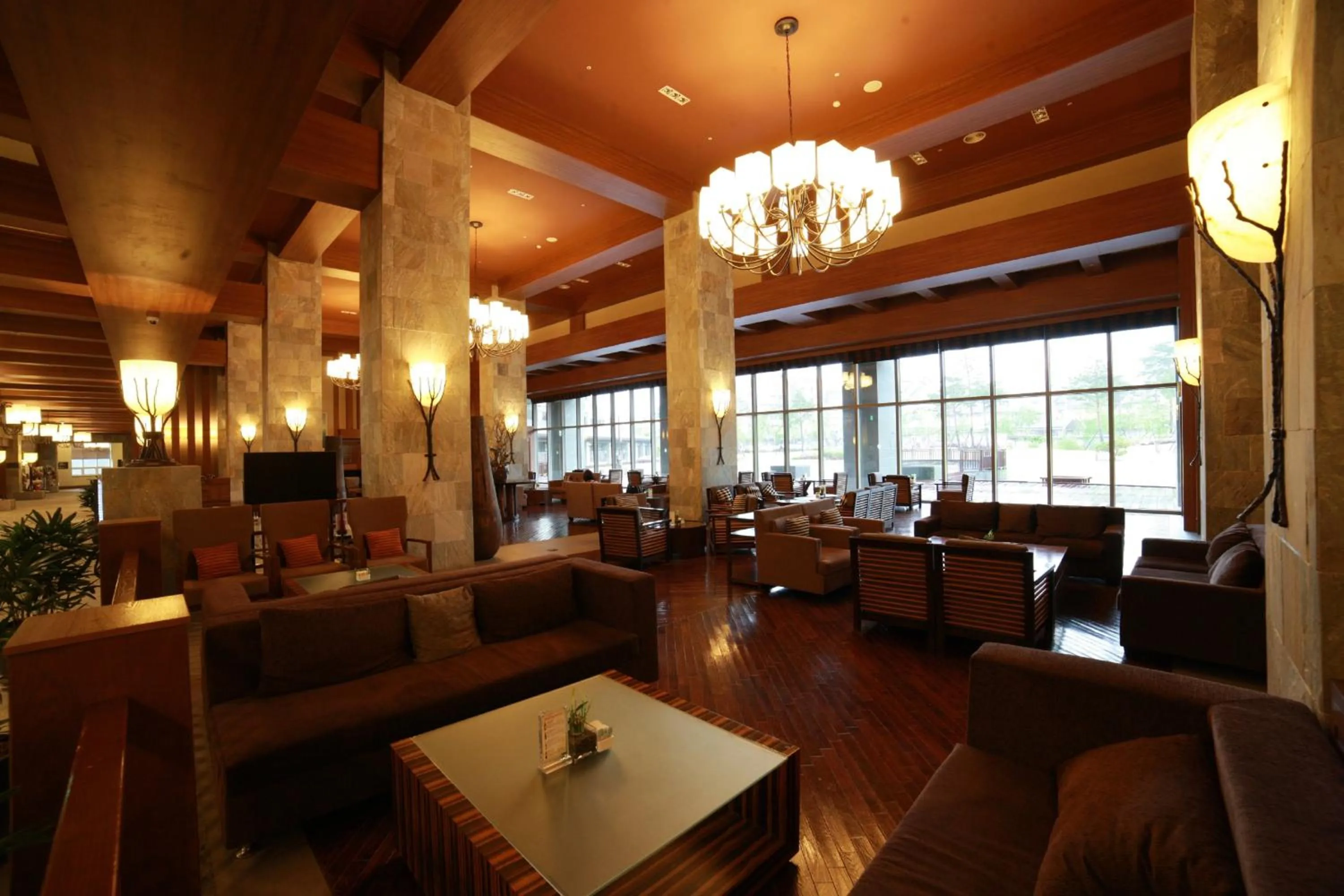 Lounge or bar in Intercontinental Alpensia Pyeongchang Resort by IHG