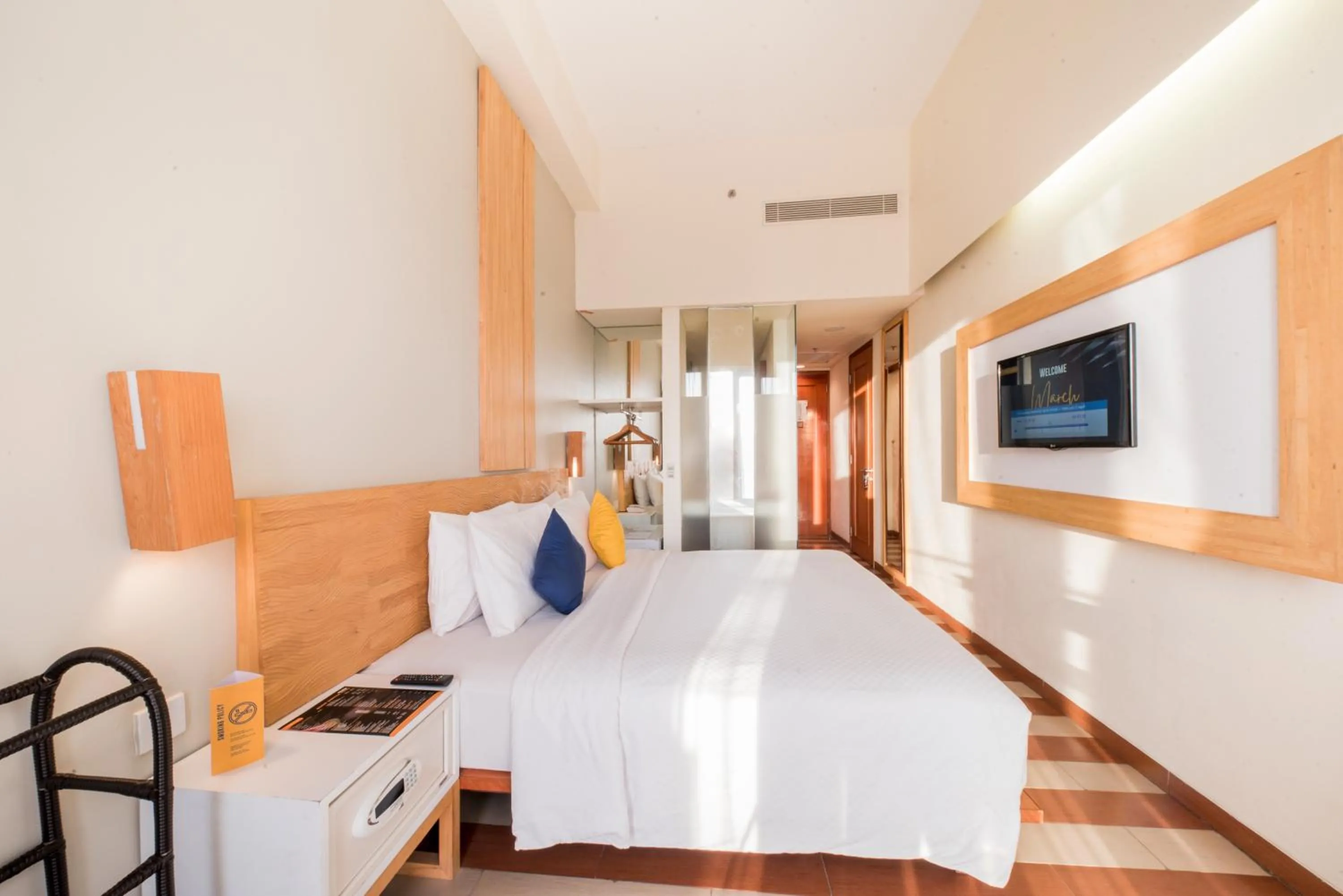 Communal lounge/ TV room, Bed in The ONE Legian