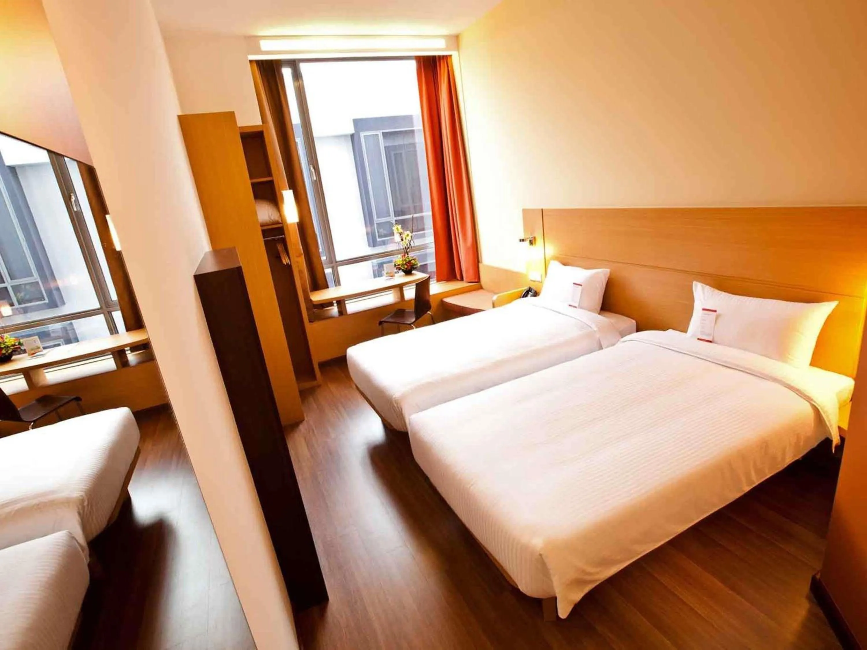 Property building, Bed in Ibis Singapore Novena