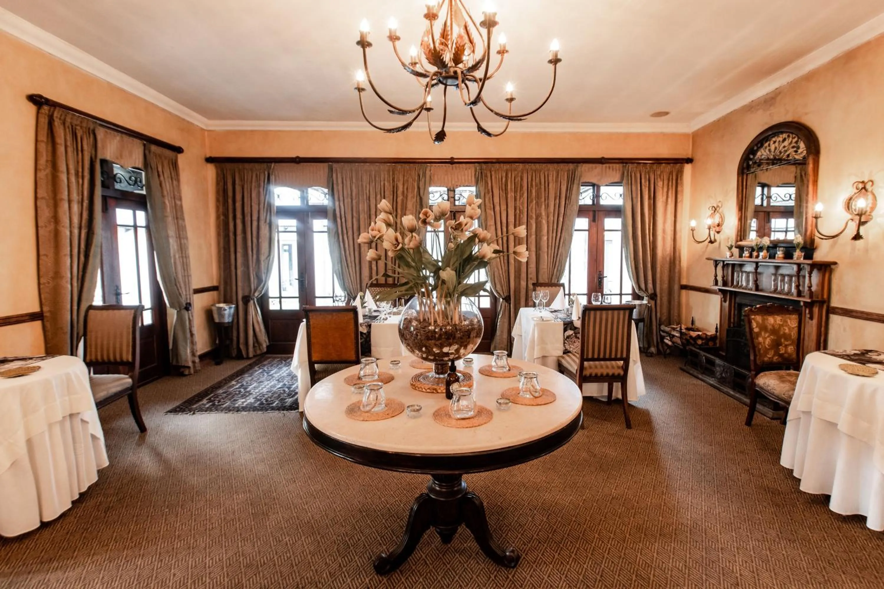 Dining area in Dawsons Game Lodge