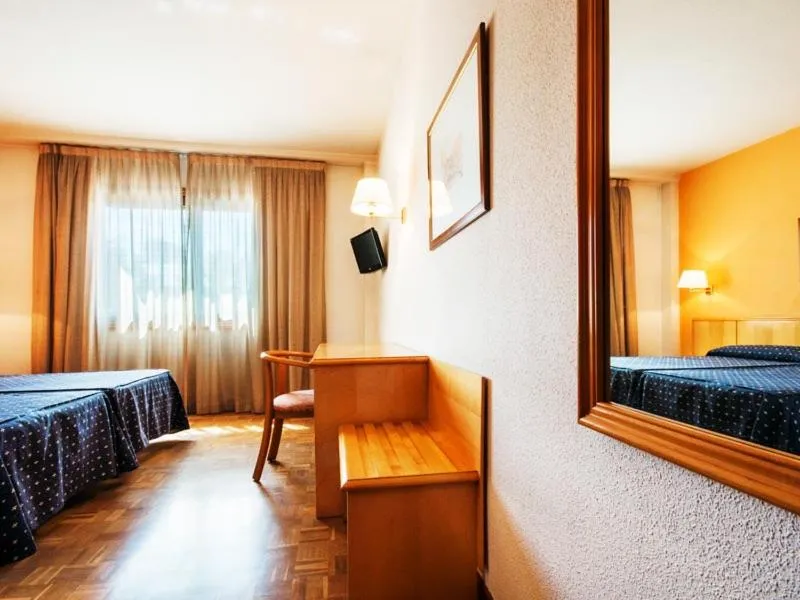 Bed in Hotel Alcarria