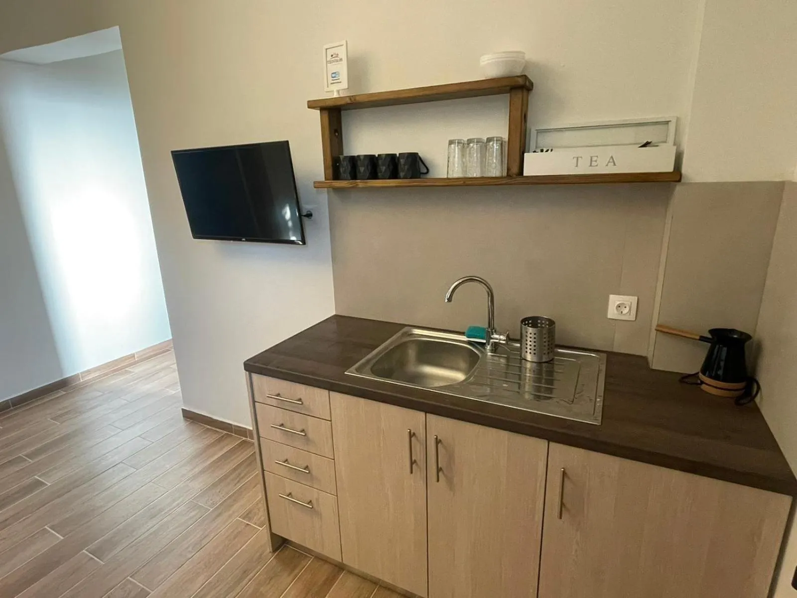 Coffee/tea facilities in Tzovolos Apartments