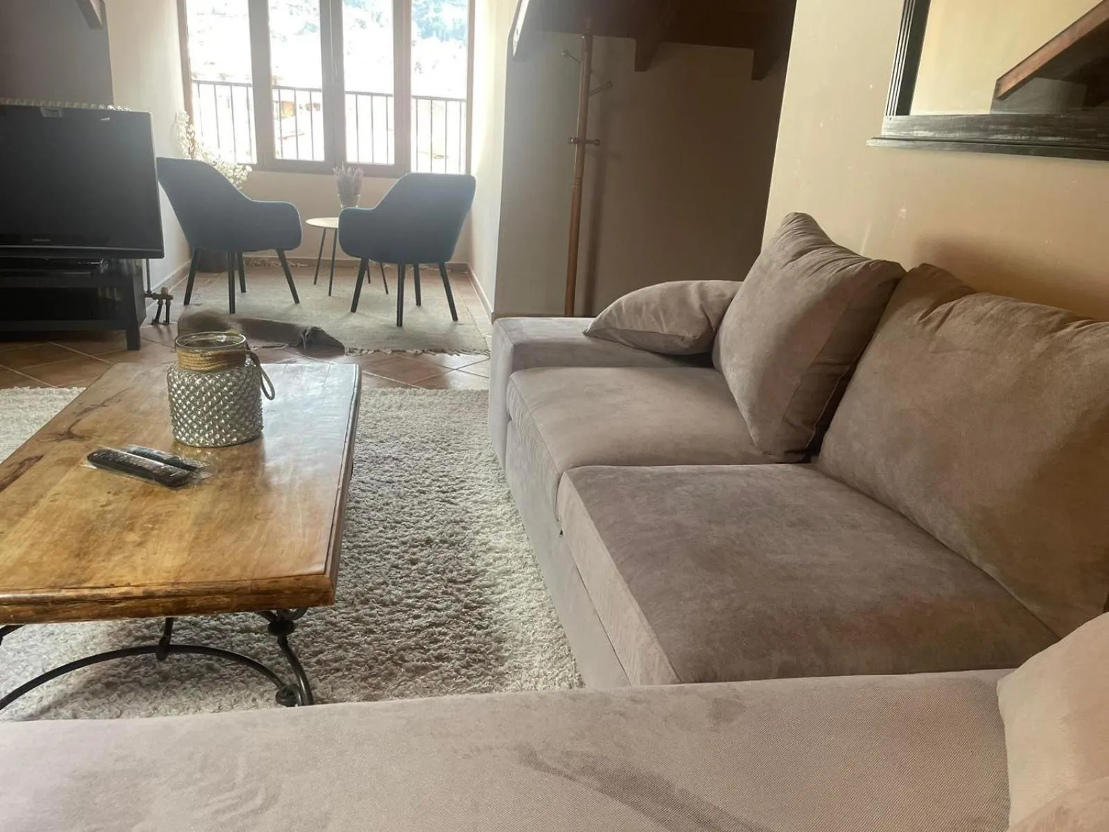 Seating area in Tzovolos Apartments