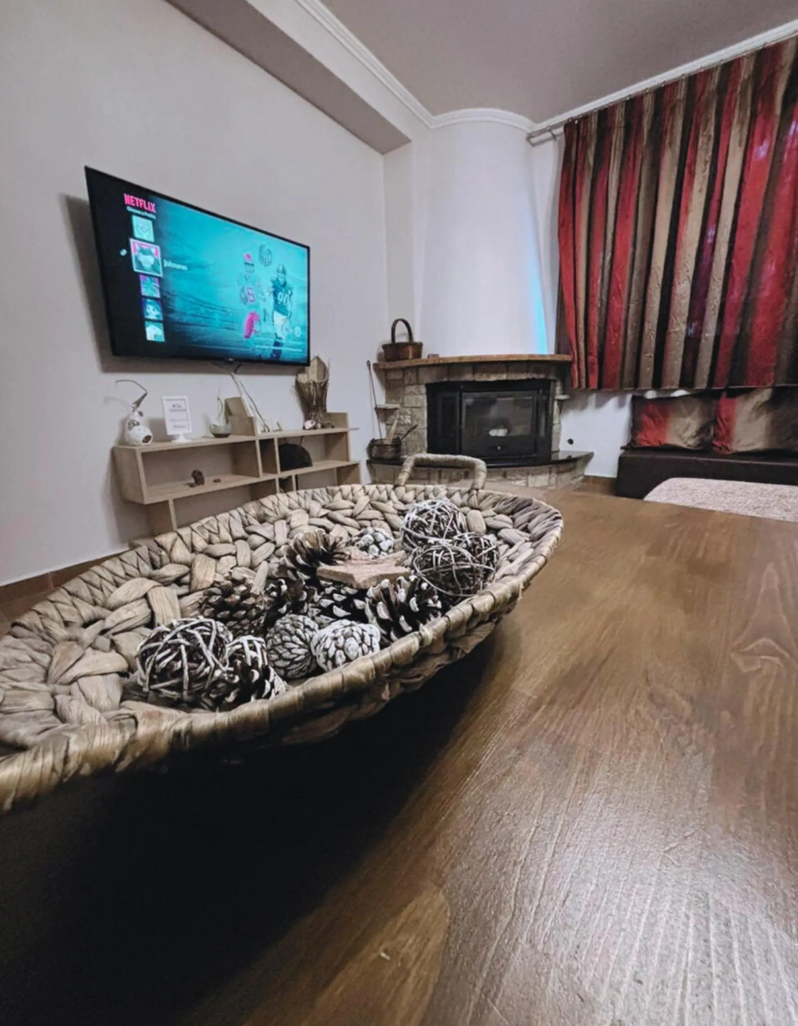 TV and multimedia in Tzovolos Apartments