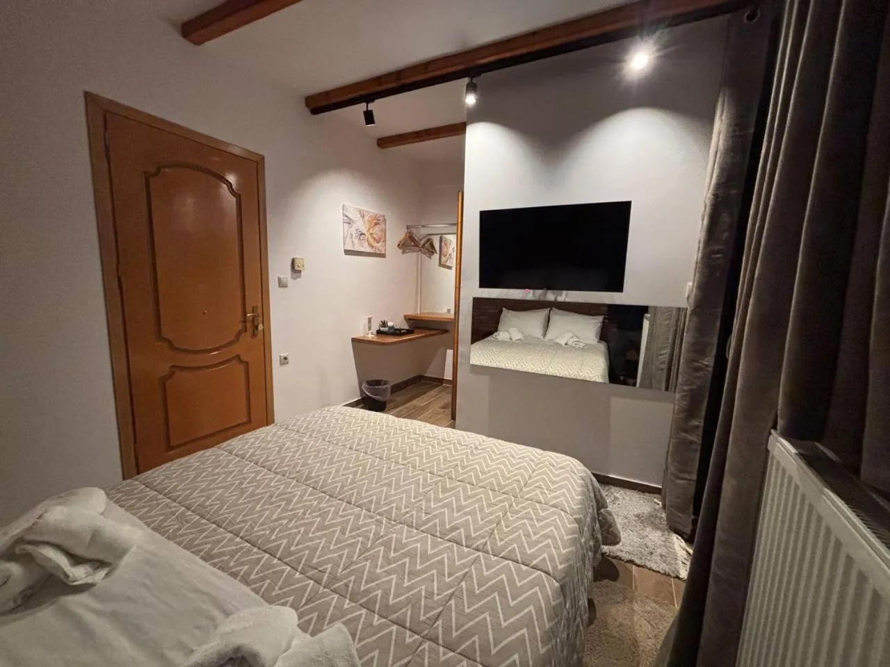 Bed in Tzovolos Apartments