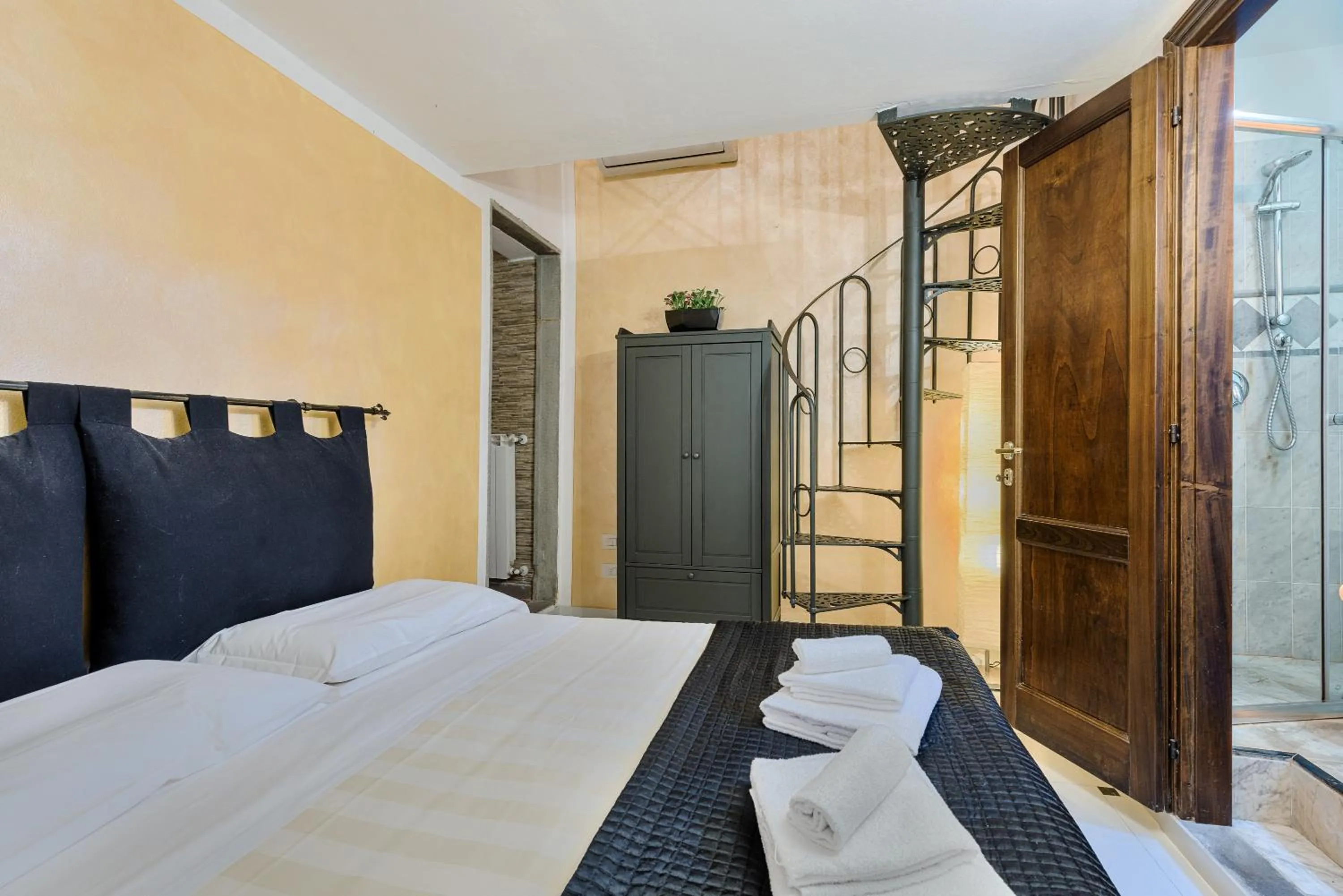 Bed in Santo Spirito Frescos by Mmega