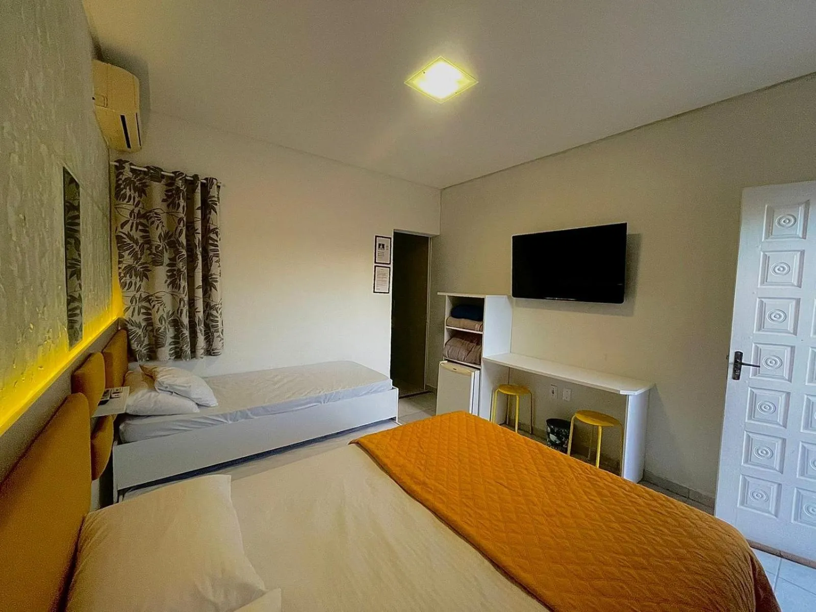 Communal lounge/ TV room, Bed in Marlindo Hospedagem