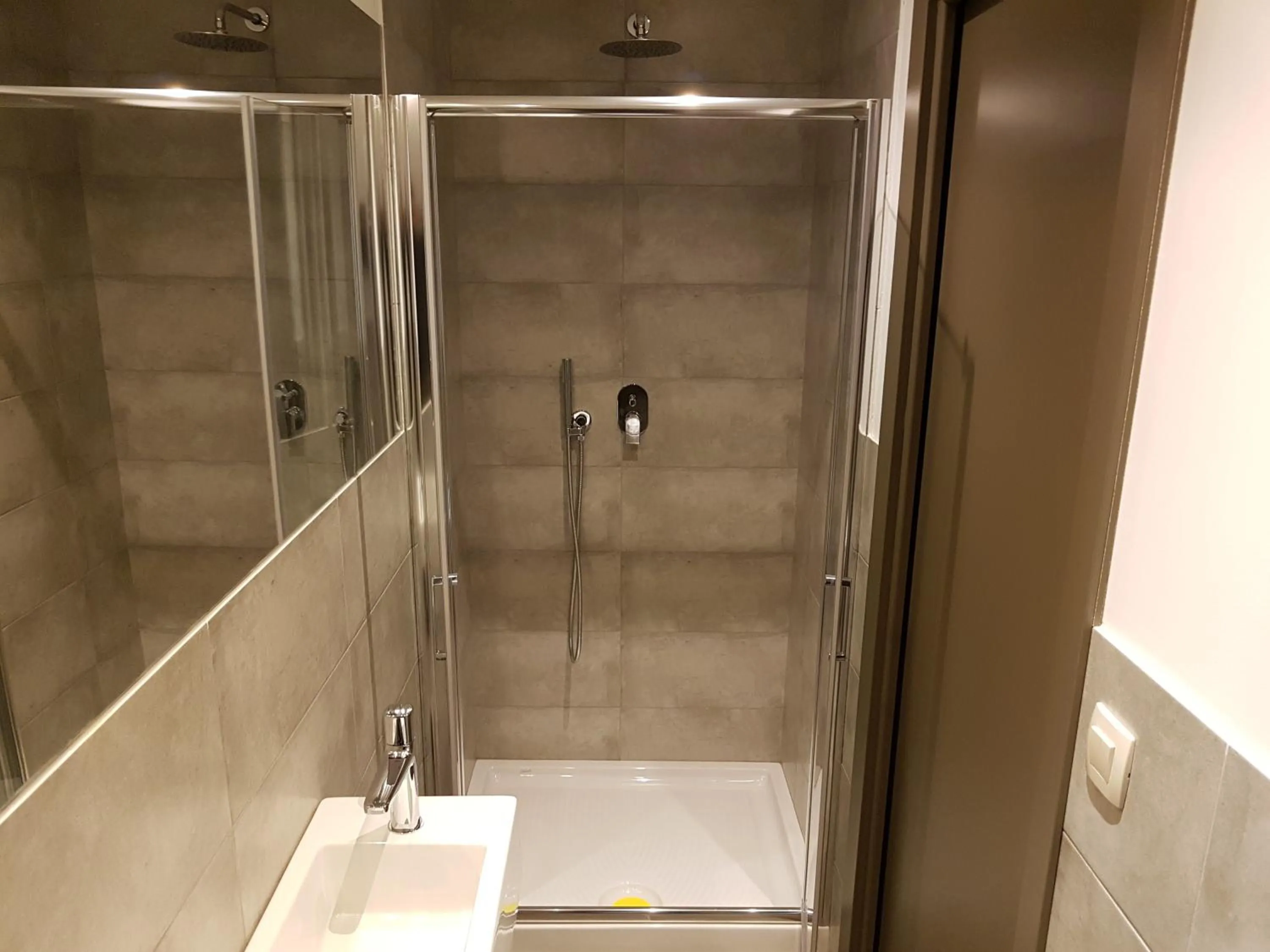 Bathroom in Hotel Vandot