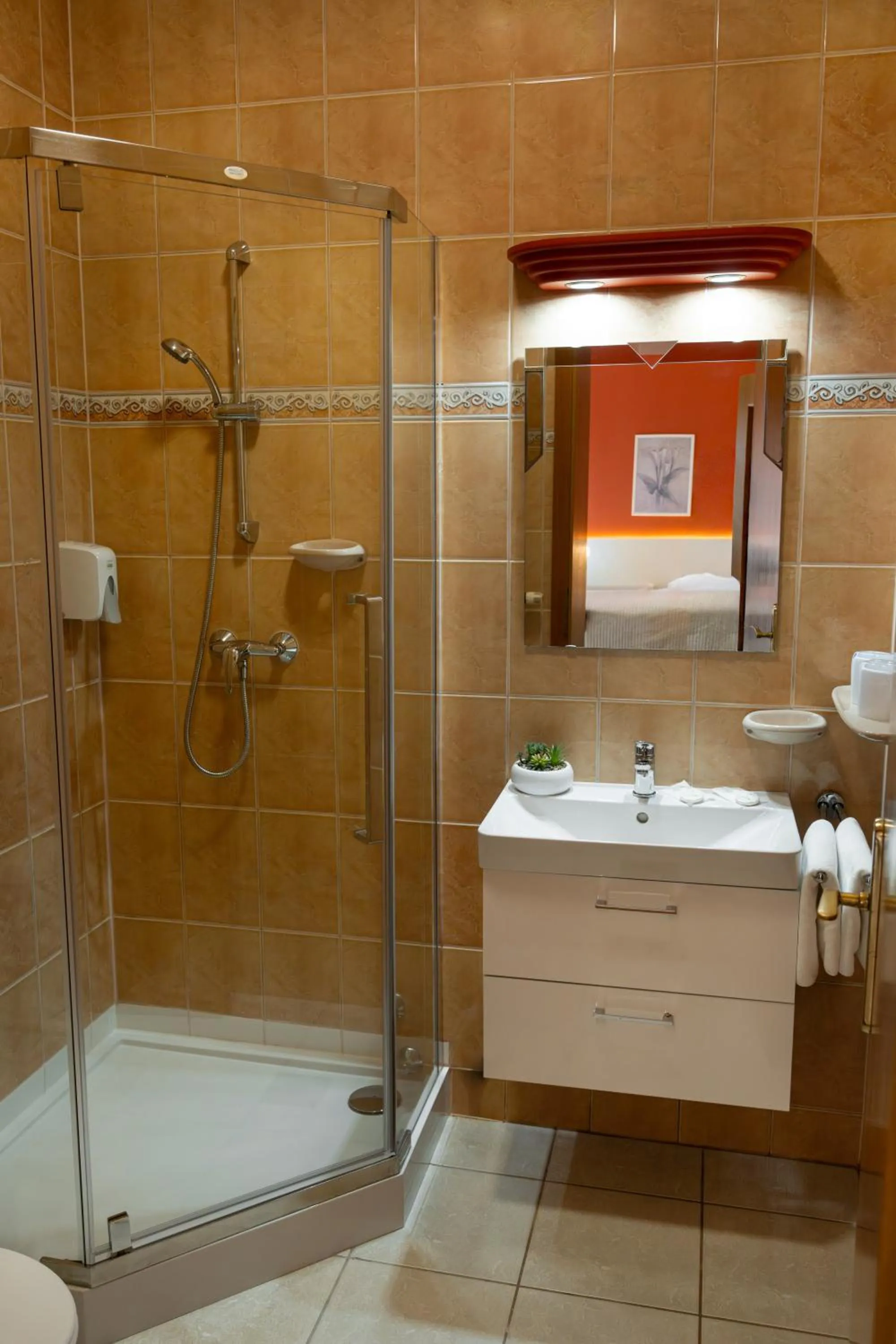 Shower in Hotel Penta Lux