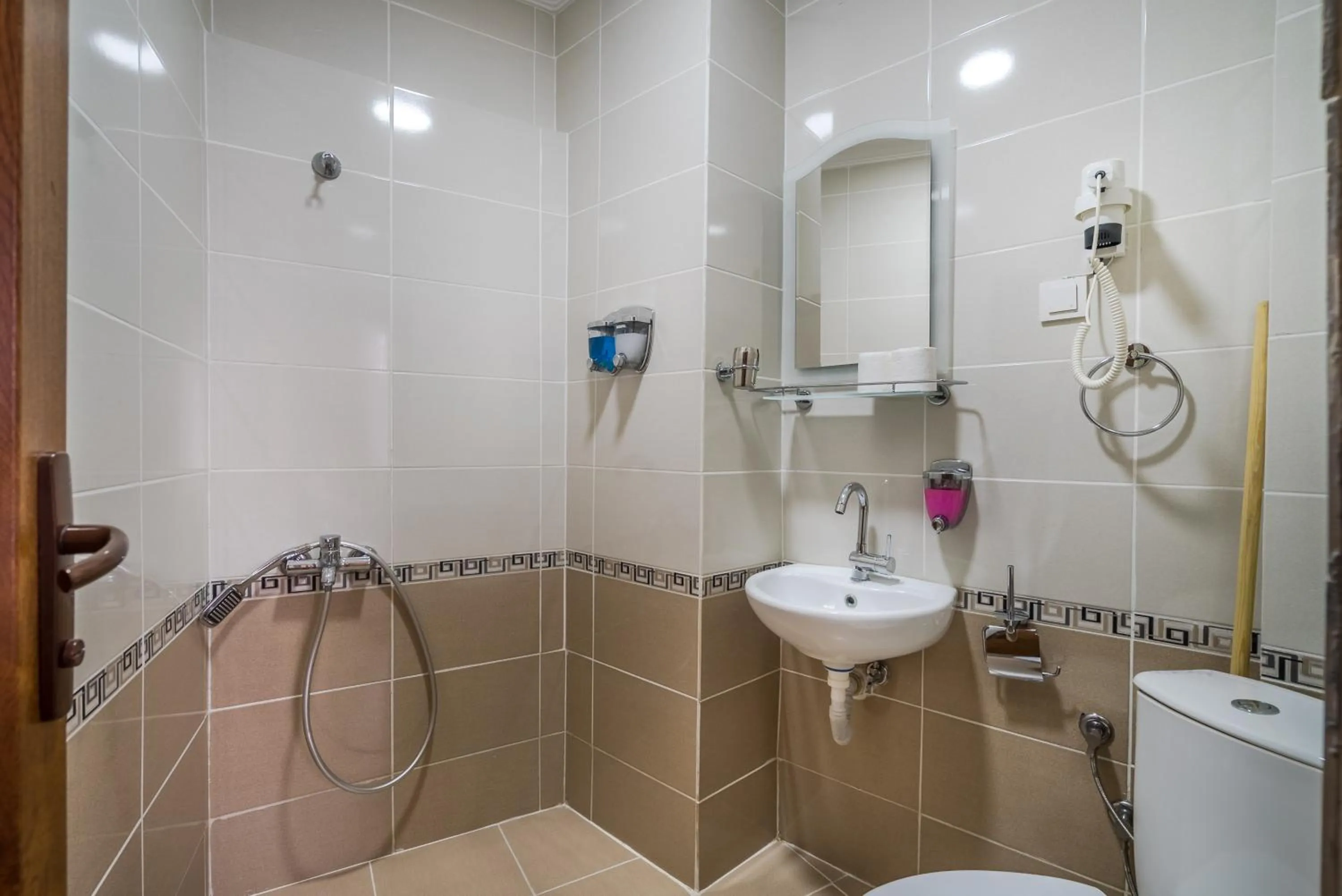 Toilet in Yeni Hotel