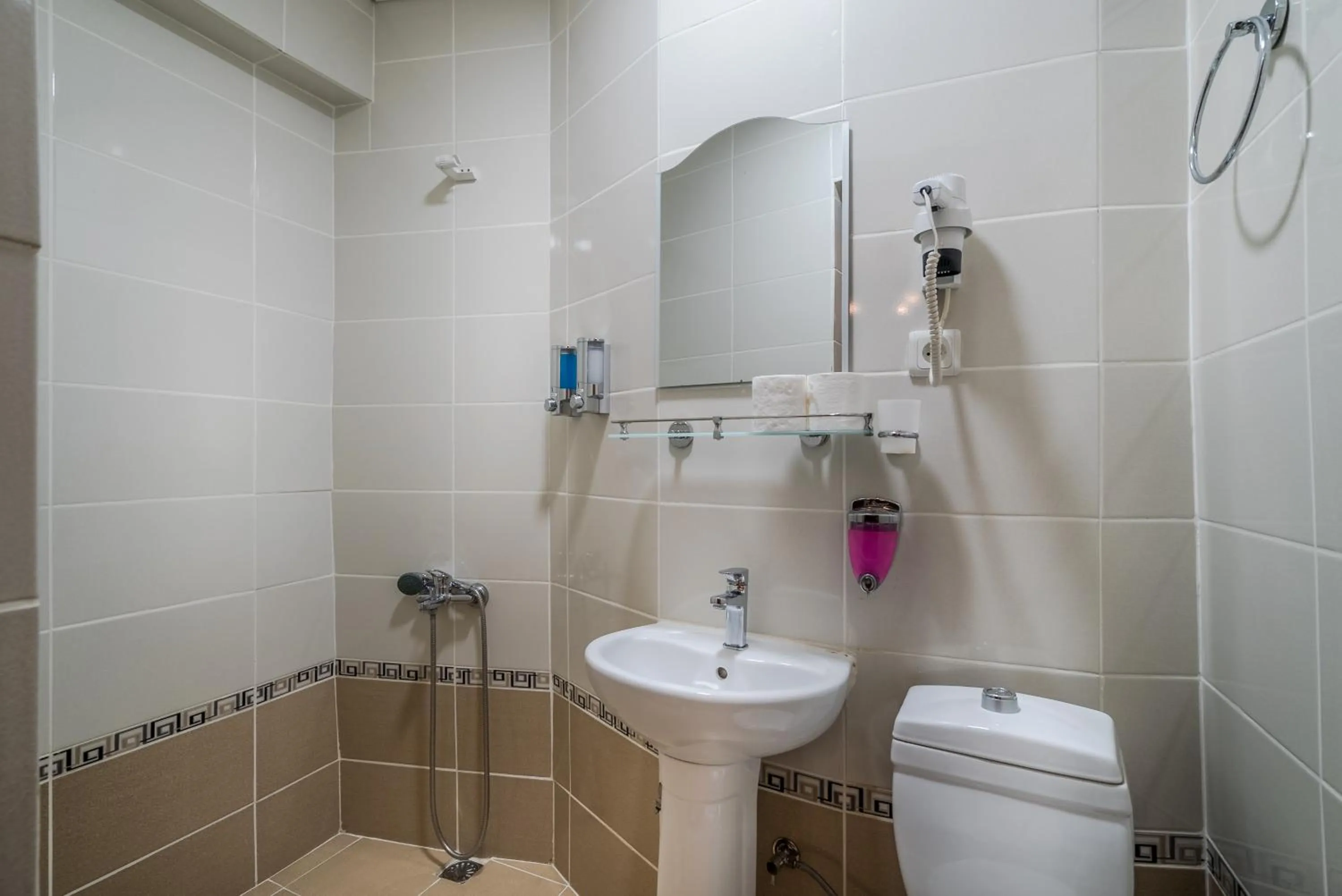 Toilet in Yeni Hotel