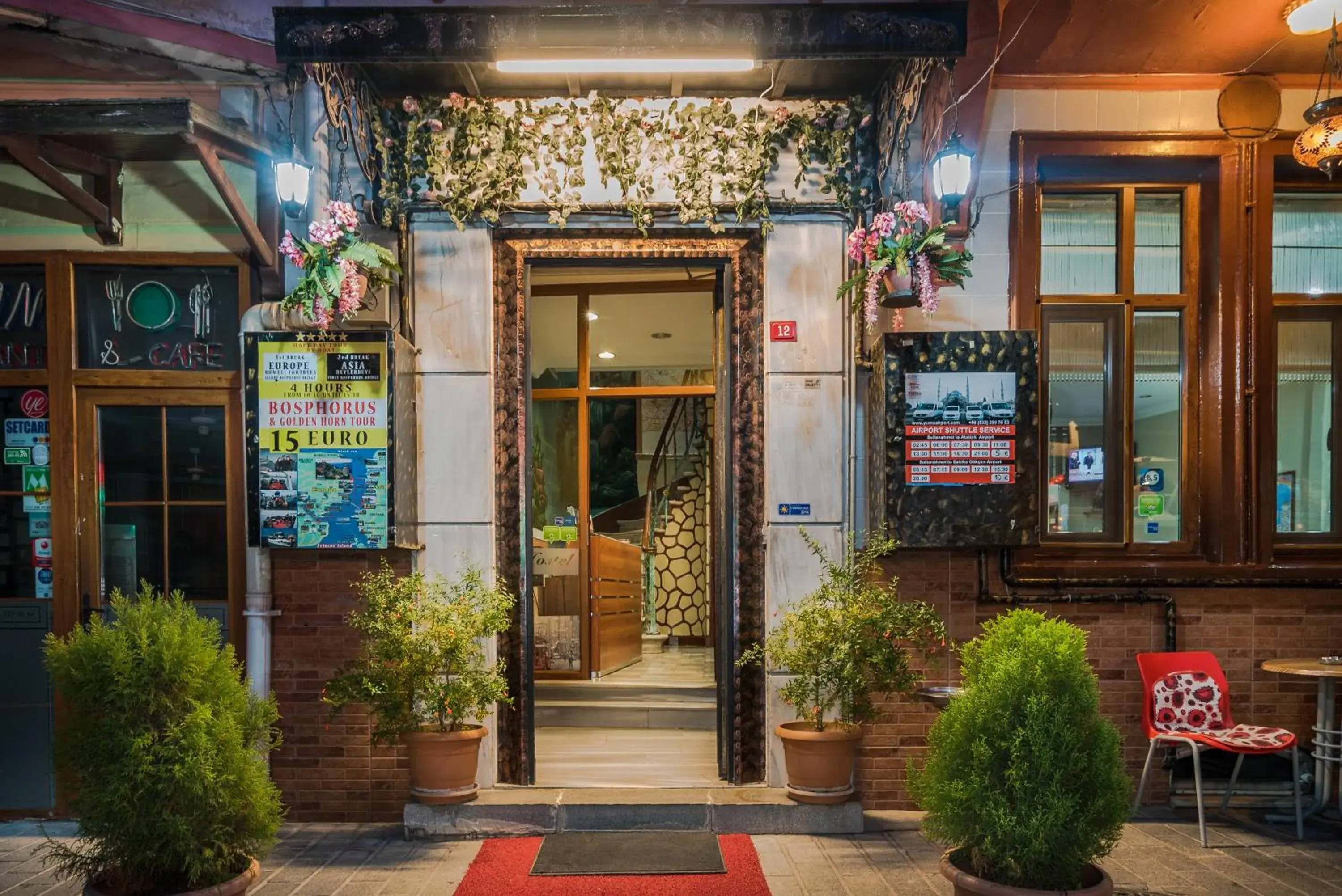 Facade/entrance in Yeni Hotel Facade/entrance in Yeni Hotel
