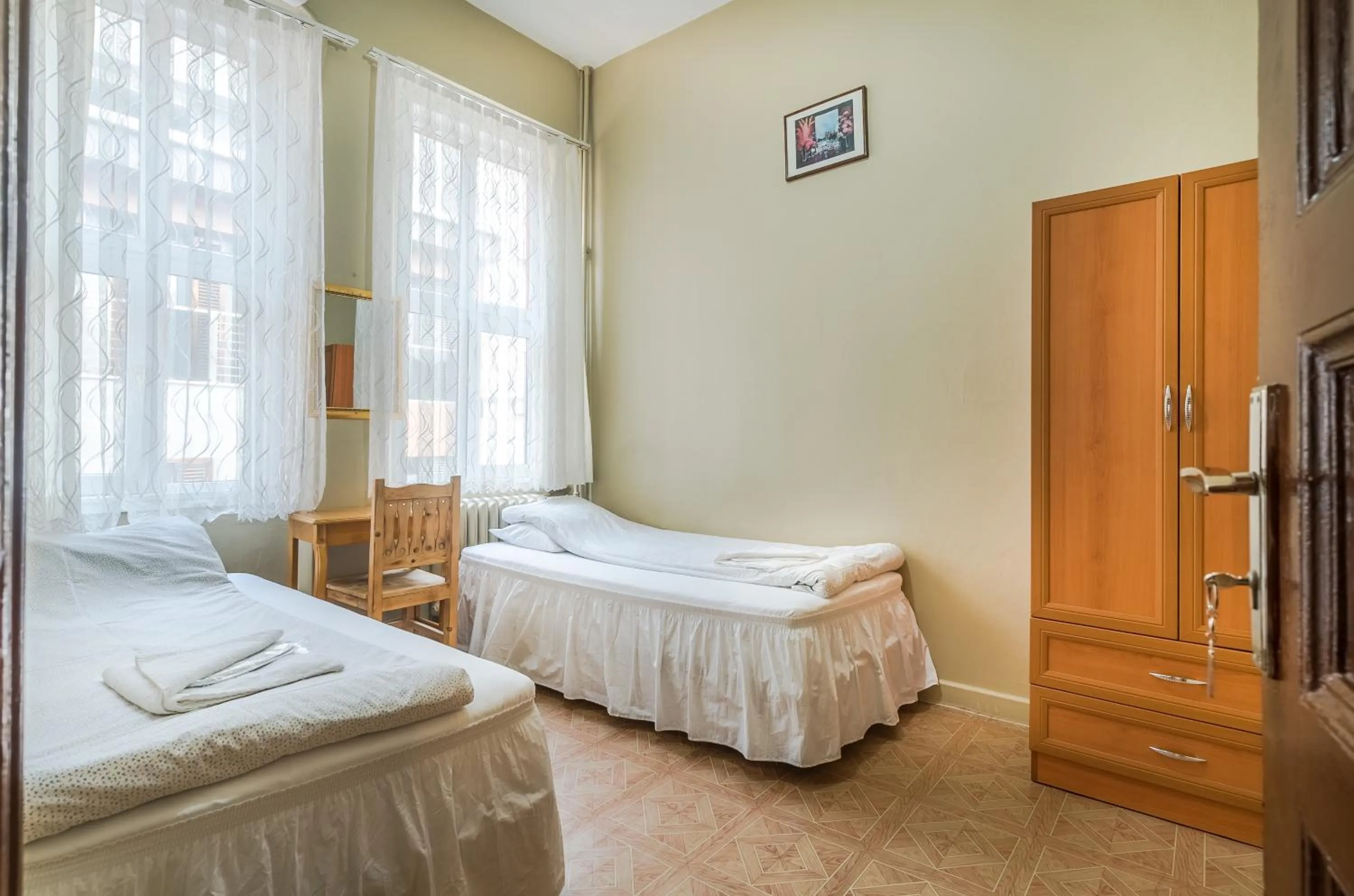 Photo of the whole room, Bed in Yeni Hotel