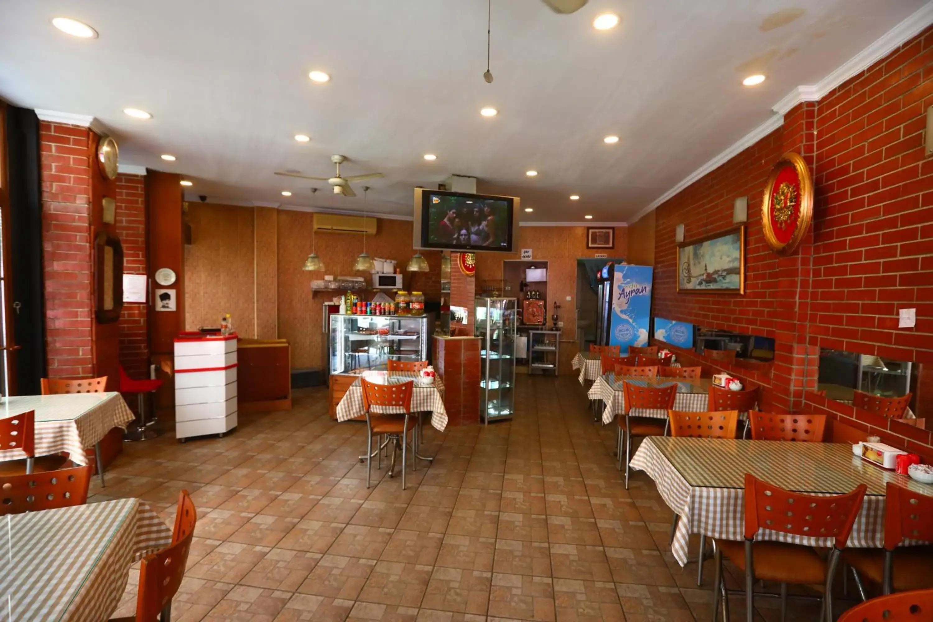 Restaurant/places to eat in Yeni Hotel Restaurant/places to eat in Yeni Hotel