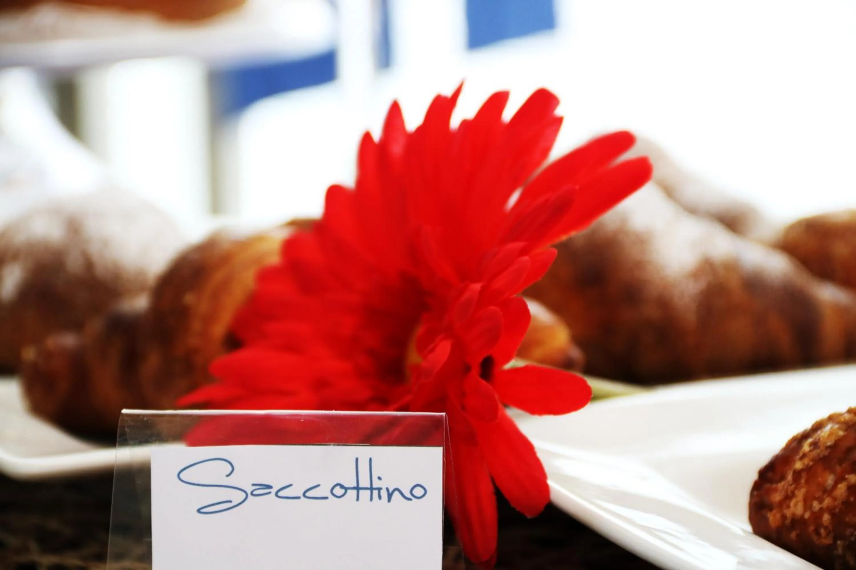 Food and drinks in Design Hotel Astra B&B