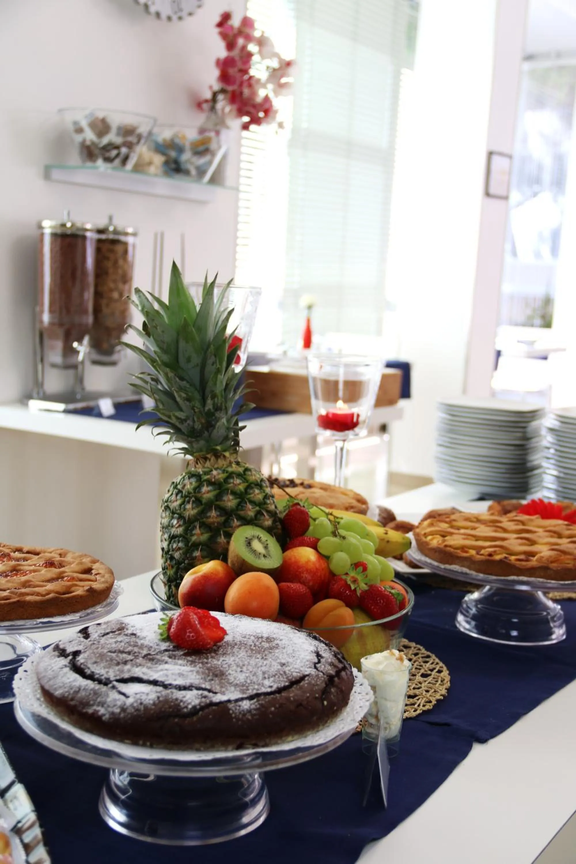 Food and drinks in Design Hotel Astra B&B