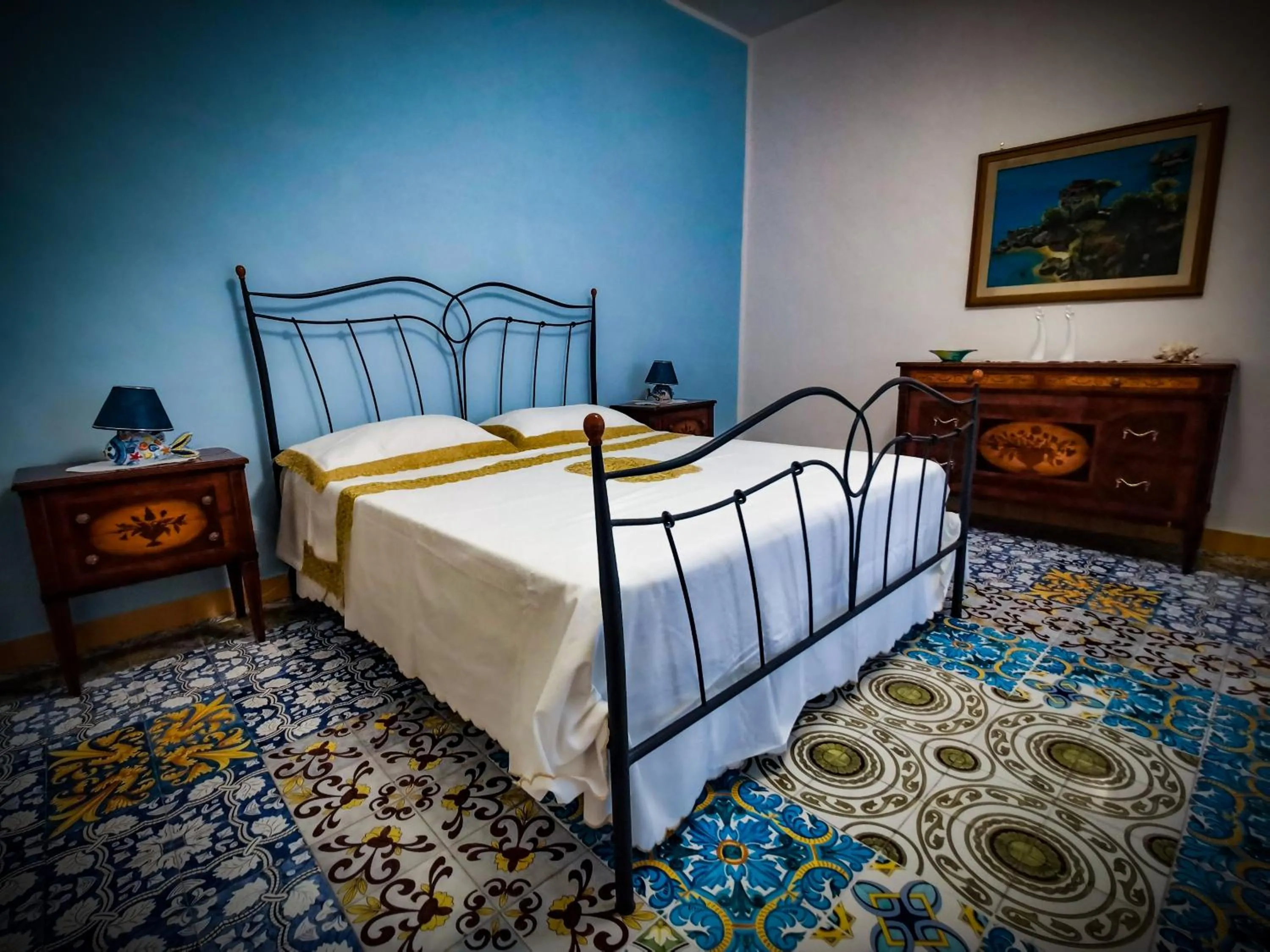 Photo of the whole room, Bed in Villa Angelina