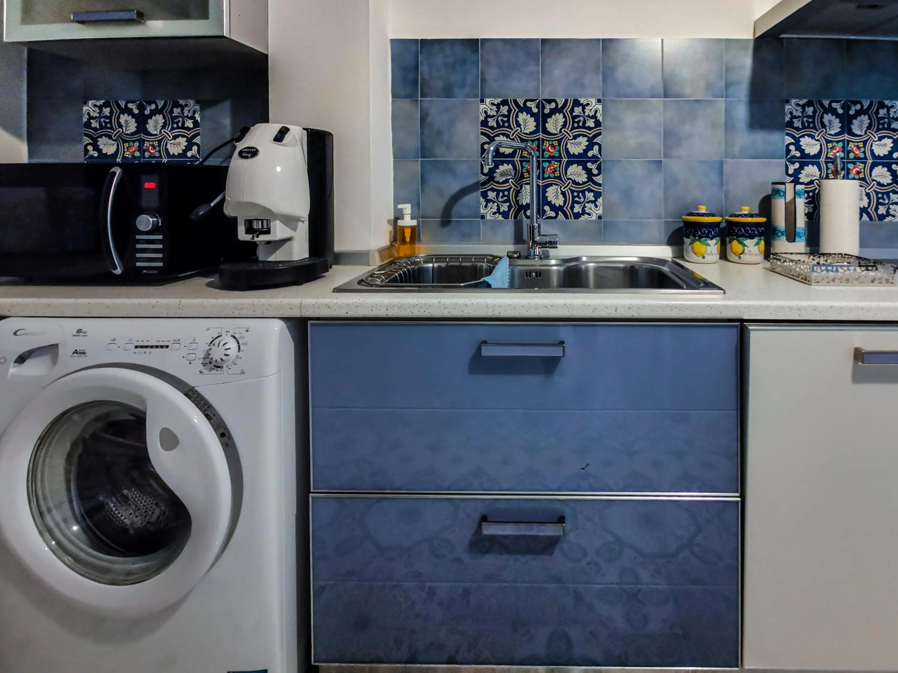 Kitchen or kitchenette in Villa Angelina