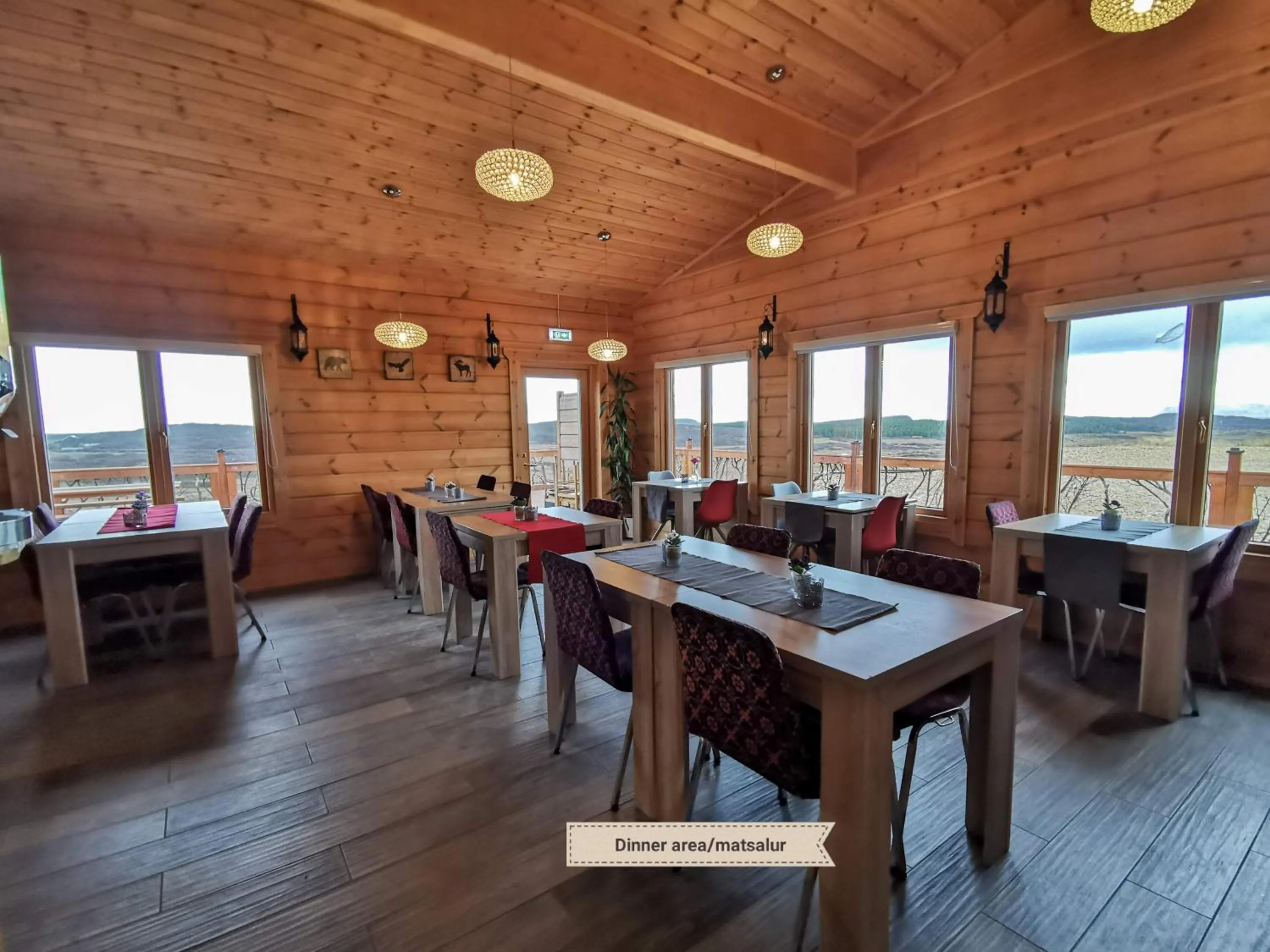 Restaurant/places to eat in Hotel Stundarfridur