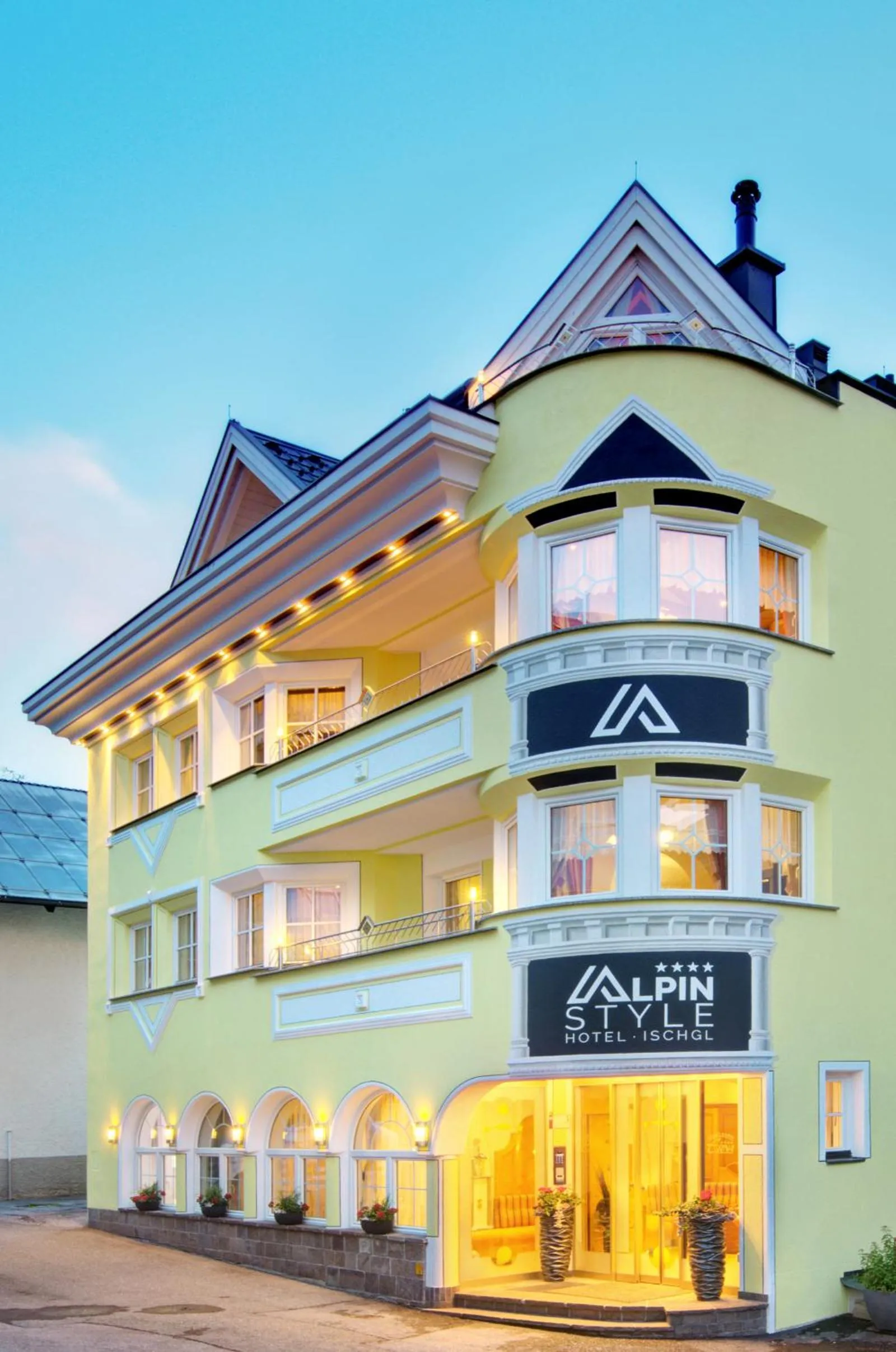 Facade/entrance in Alpinstyle Hotel Ischgl